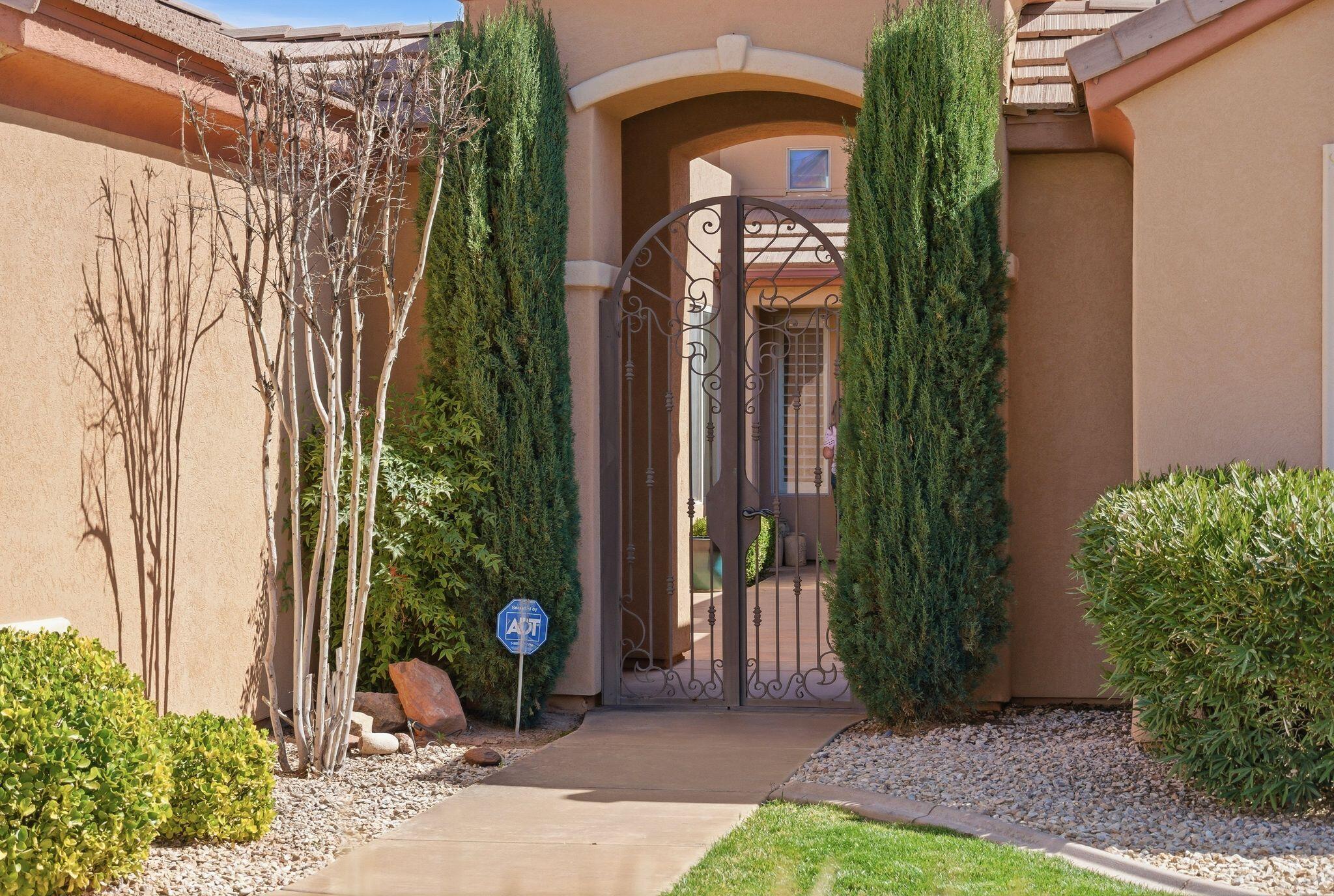 CORAL CANYON - Residential