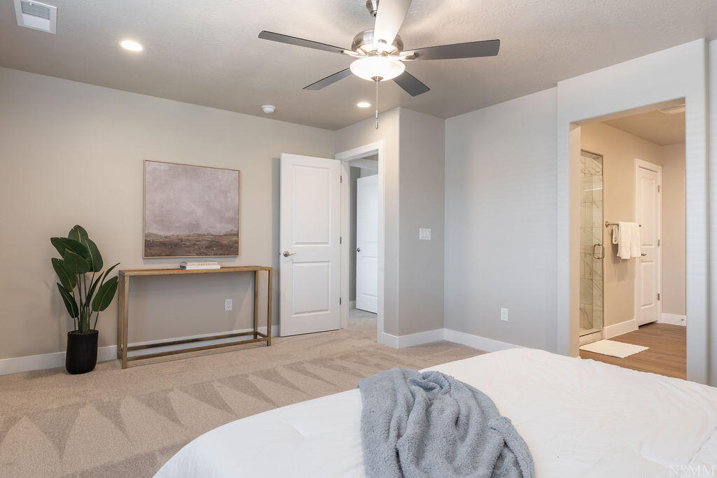 HURRICANE HEIGHTS TOWNHOMES - Residential
