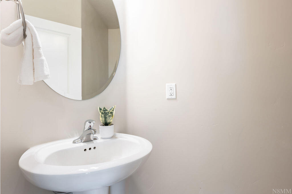 HURRICANE HEIGHTS TOWNHOMES - Residential