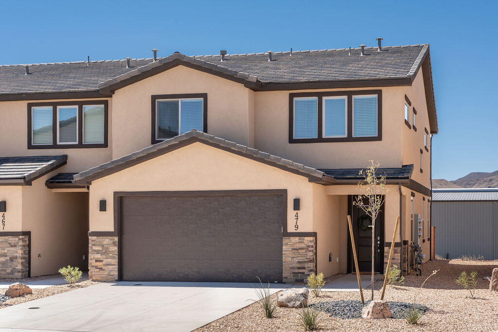HURRICANE HEIGHTS TOWNHOMES - Residential