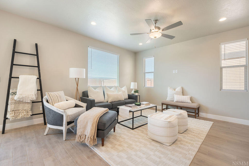HURRICANE HEIGHTS TOWNHOMES - Residential