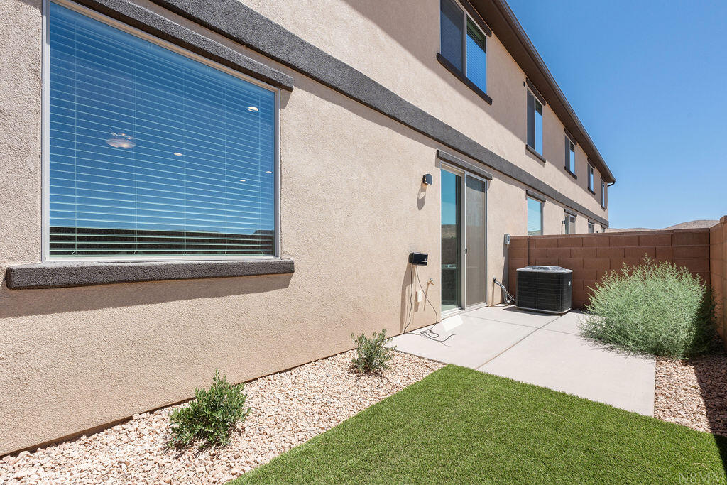 HURRICANE HEIGHTS TOWNHOMES - Residential