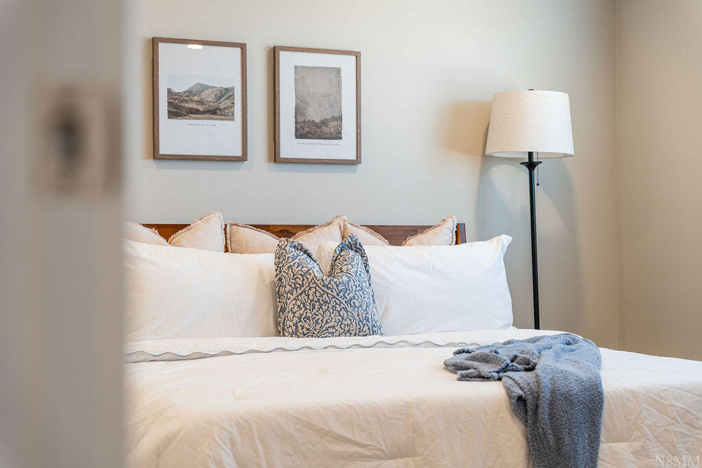 HURRICANE HEIGHTS TOWNHOMES - Residential