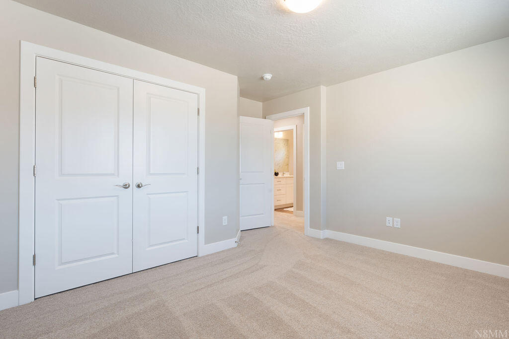 HURRICANE HEIGHTS TOWNHOMES - Residential