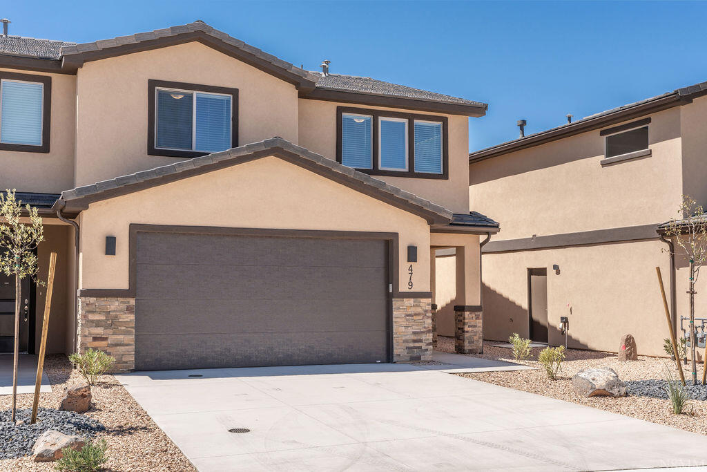 HURRICANE HEIGHTS TOWNHOMES - Residential