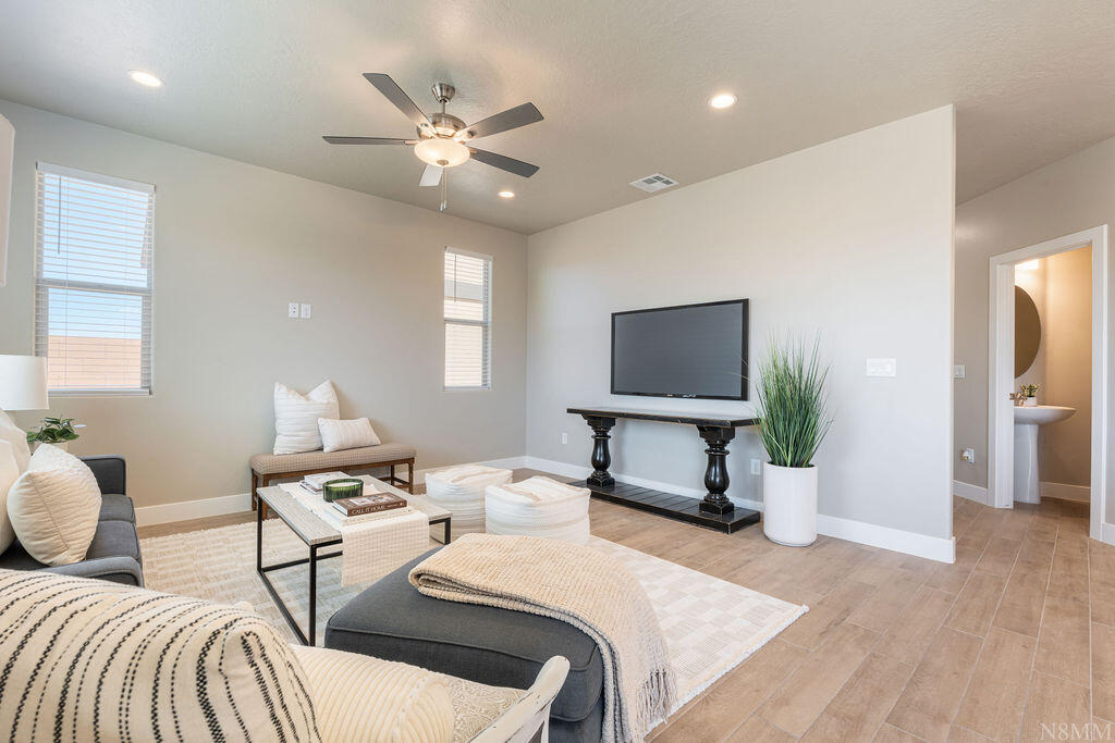 HURRICANE HEIGHTS TOWNHOMES - Residential