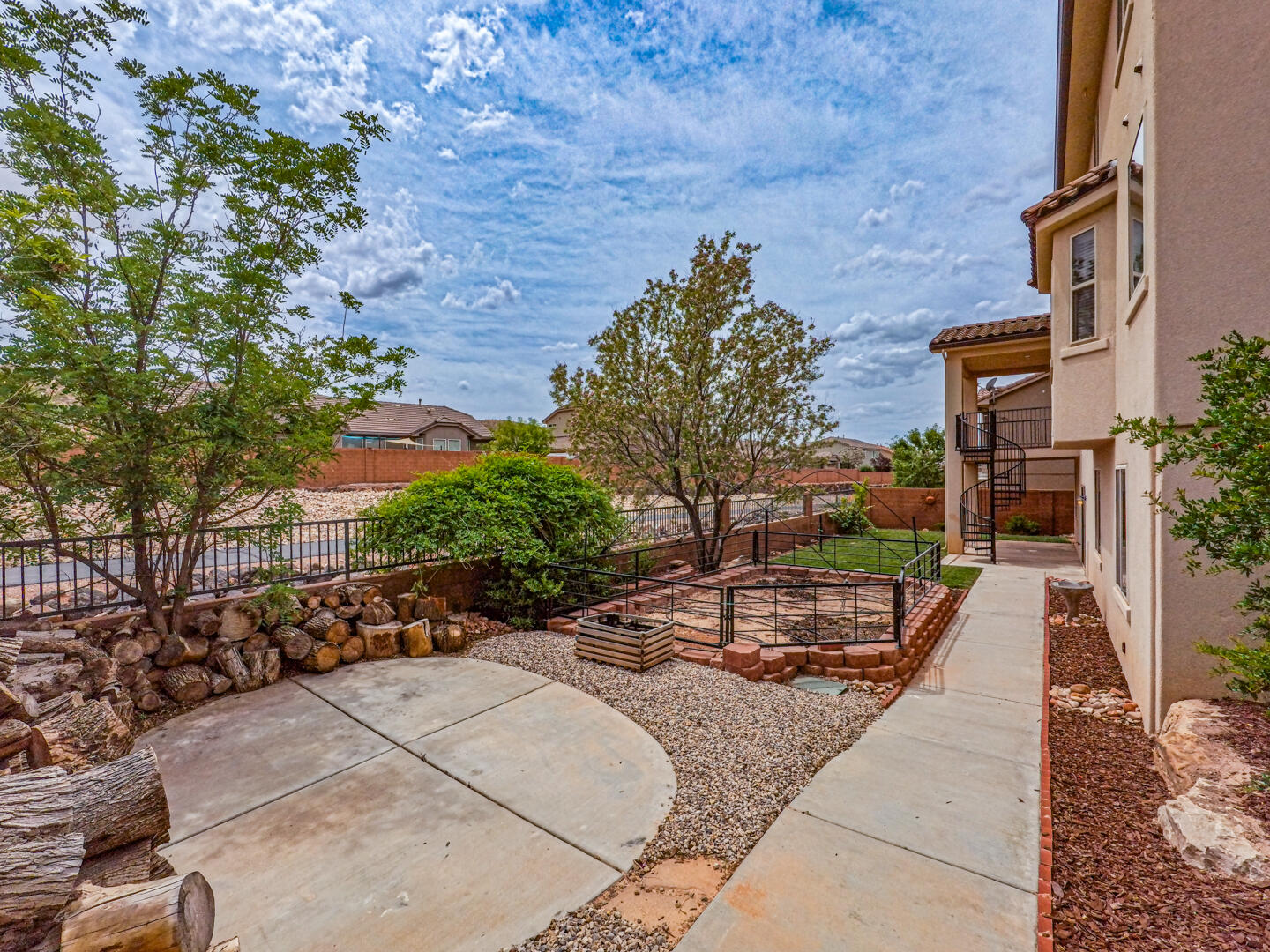 ESTATES AT HIDDEN VALLEY - Residential