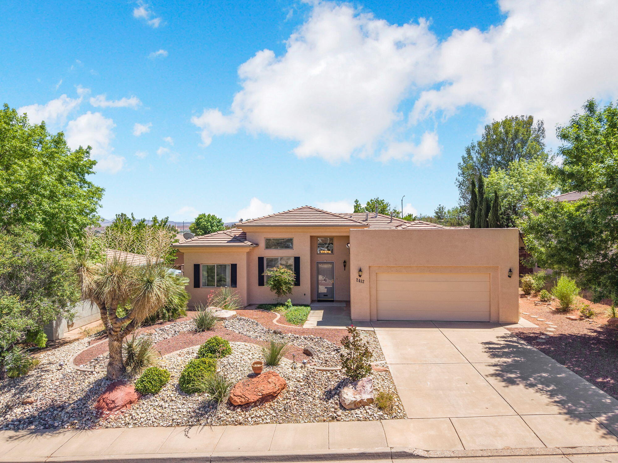 This freshly updated single story home offers the perfect combination of comfort, convenience, and low-maintenance living all with no HOA!

Inside you'll find fresh interior paint, updated luxury vinyl plank flooring, and new carpet, creating a clean, move-in ready feel throughout. The home's plumbing system has also been upgraded with a recently replaced water distribution manifold, providing added peace of mind for the next owner. The garage is complete with abundant built-in storage and a functional workbench, providing the ideal space for projects, tools, and extra storage.

Situated on a 0.14-acre lot, the desert landscaped yard is designed for easy upkeep. Enjoy a covered back patio with an elongated backyard equipped with garden beds. The functional single-level floor plan makes everyday living comfortable and accessible for the first time homebuyer, retiree and everyone in between.

Conveniently located in the heart of St. George with \ quick access to shopping, dining, parks, schools, medical facilities, and everyday amenities.