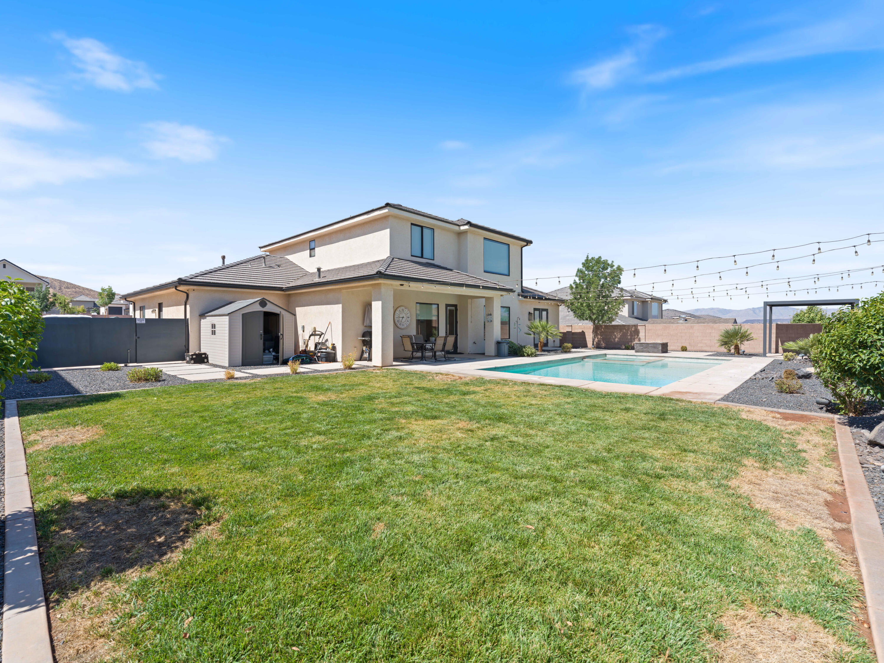 SHOOTING STAR - Residential