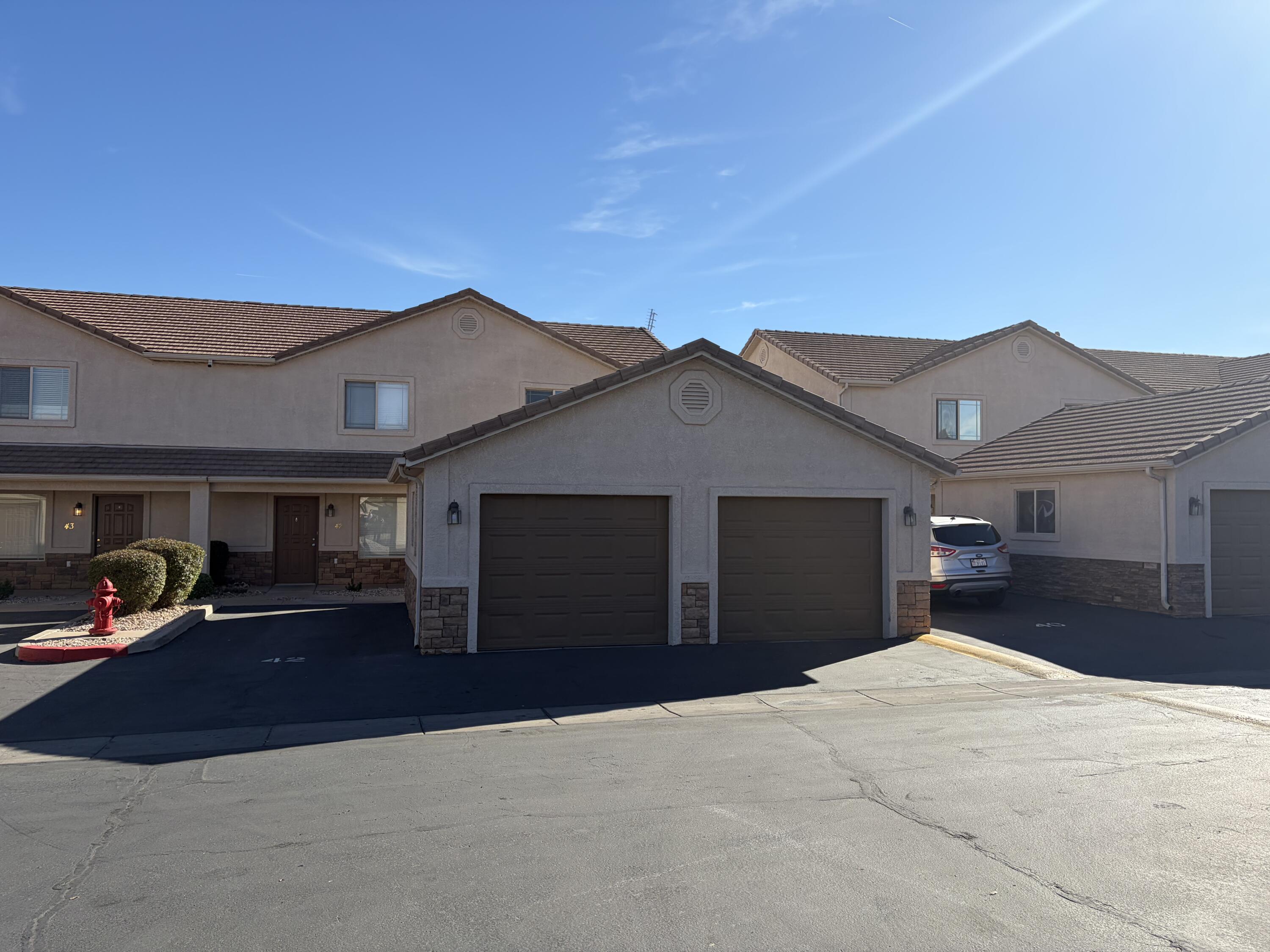 BEDROCK TOWNHOMES - Residential