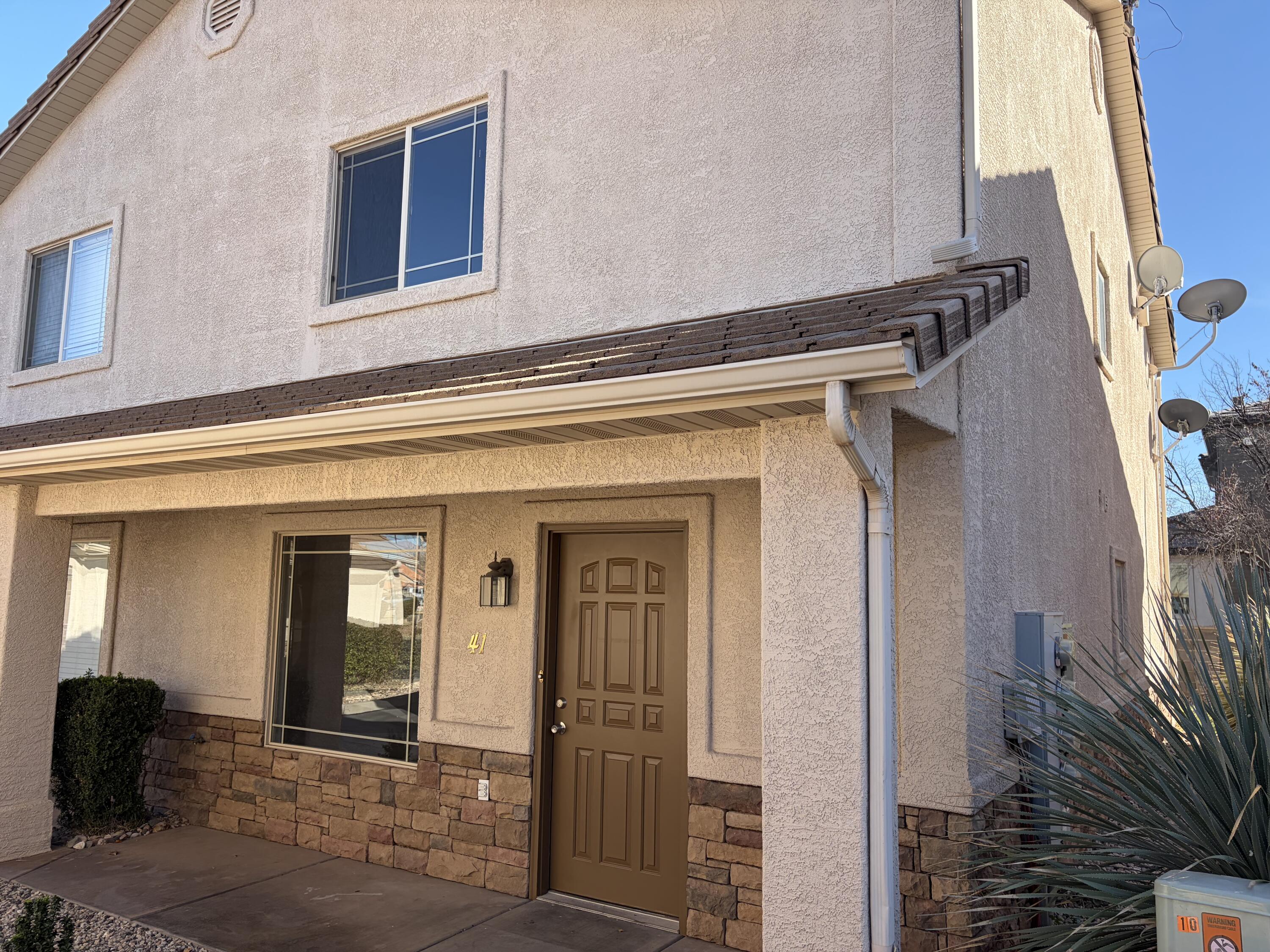 BEDROCK TOWNHOMES - Residential
