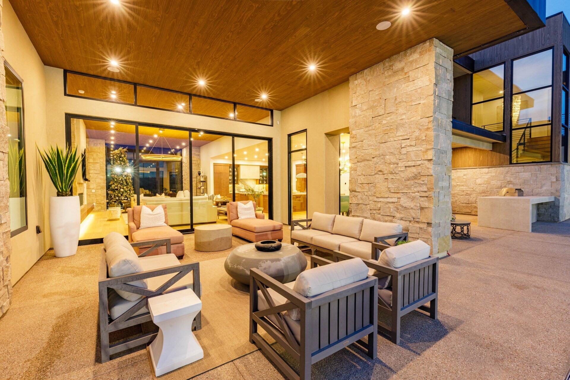 SOUTHERN SHORES - Residential