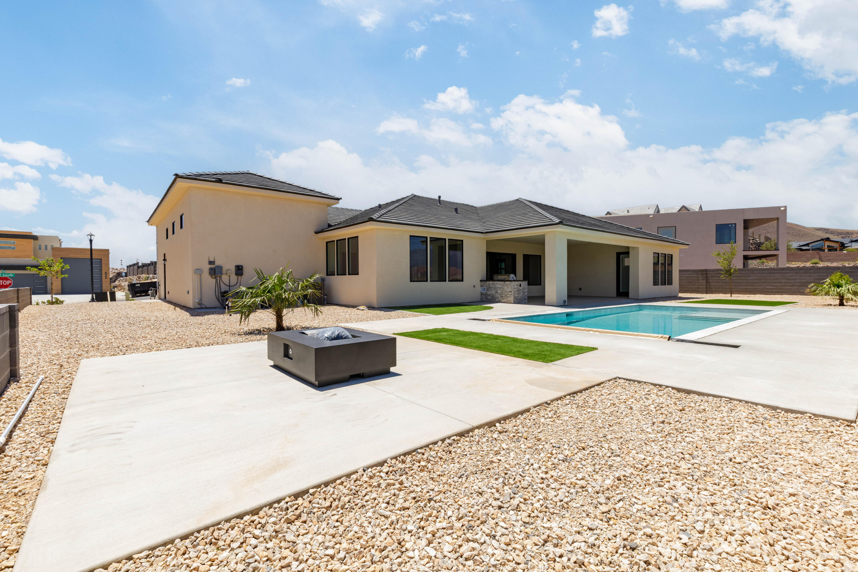 MOUNTAIN VIEW ESTATES - Residential