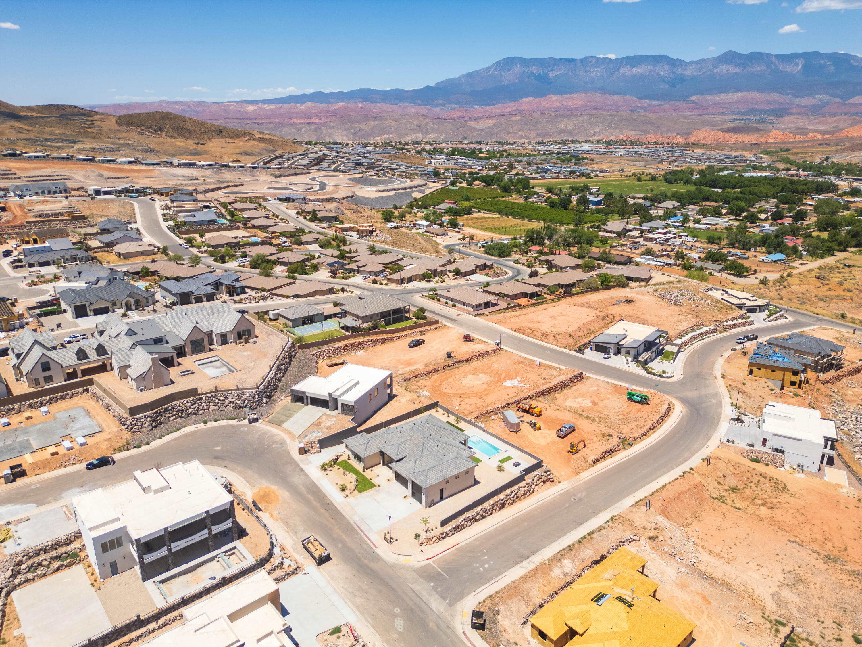 MOUNTAIN VIEW ESTATES - Residential