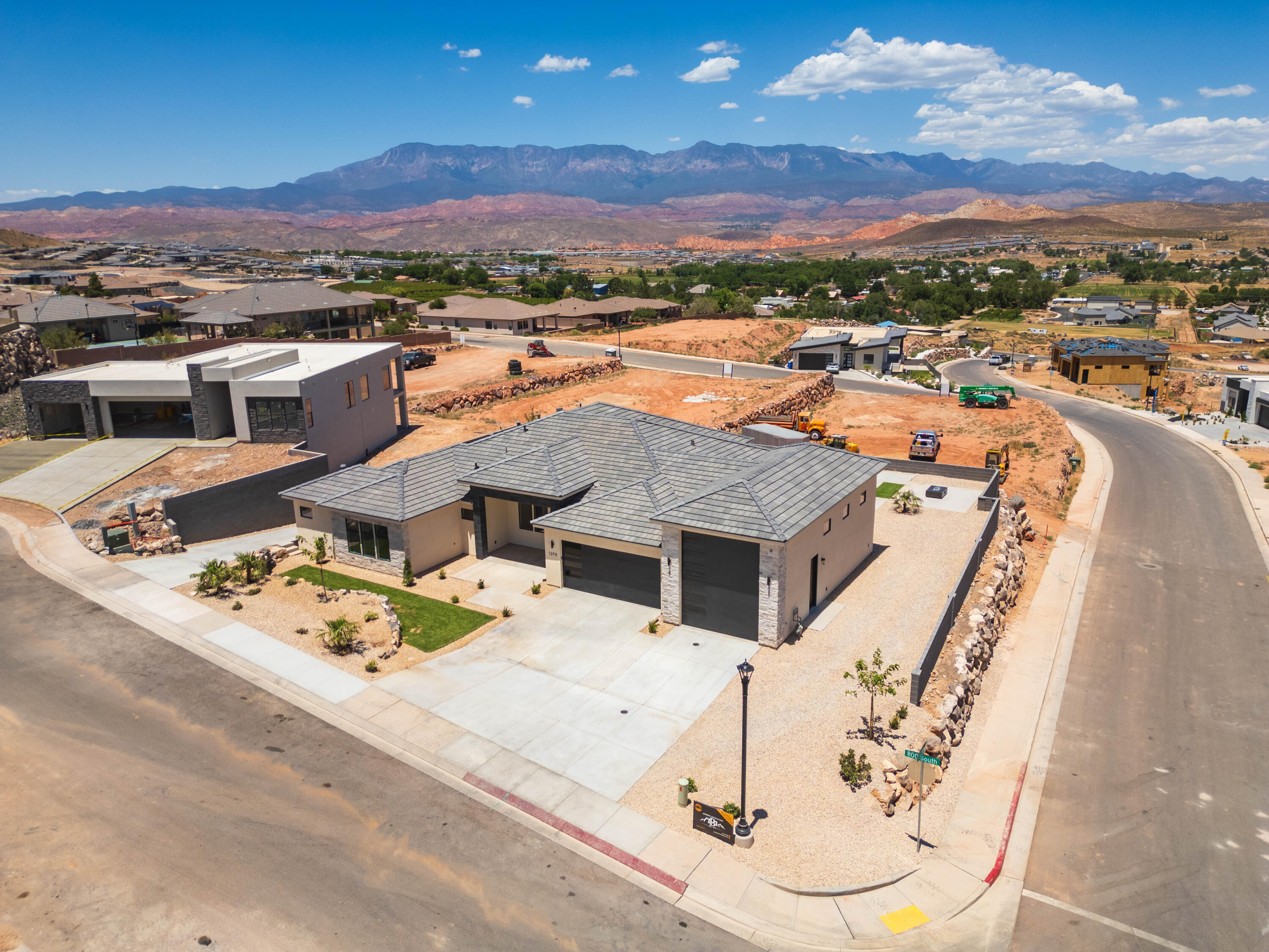 MOUNTAIN VIEW ESTATES - Residential