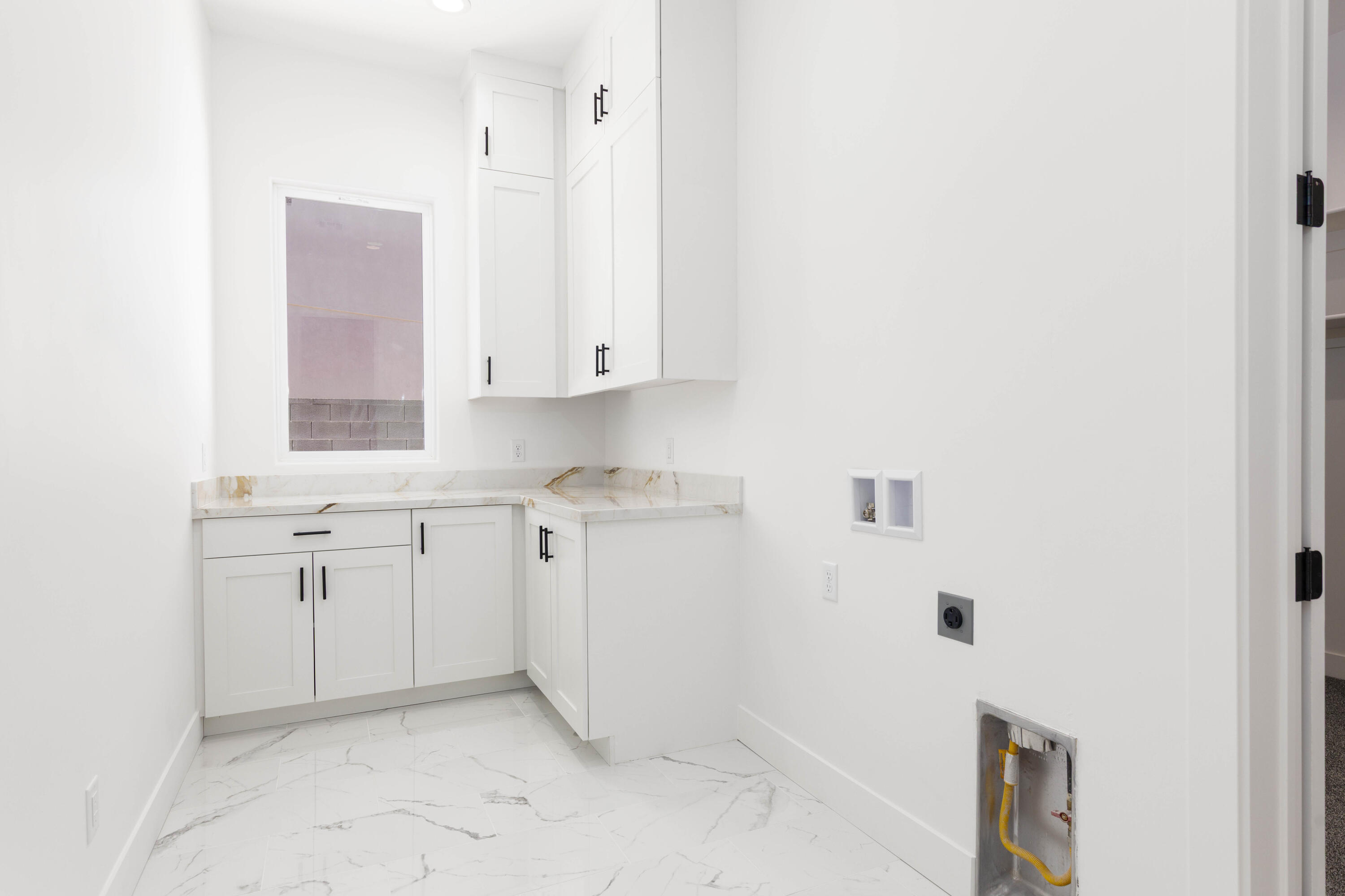 MOUNTAIN VIEW ESTATES - Residential