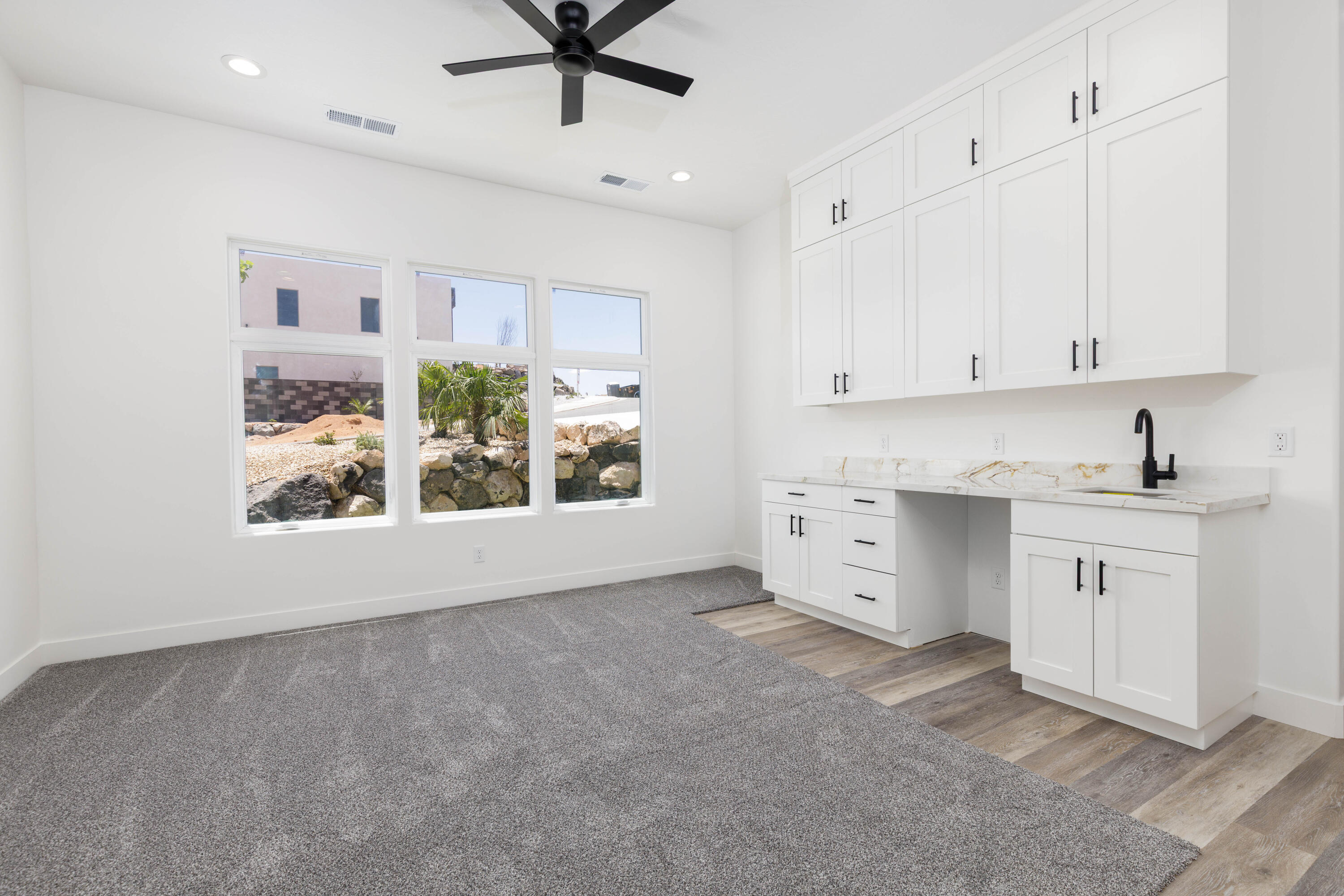 MOUNTAIN VIEW ESTATES - Residential