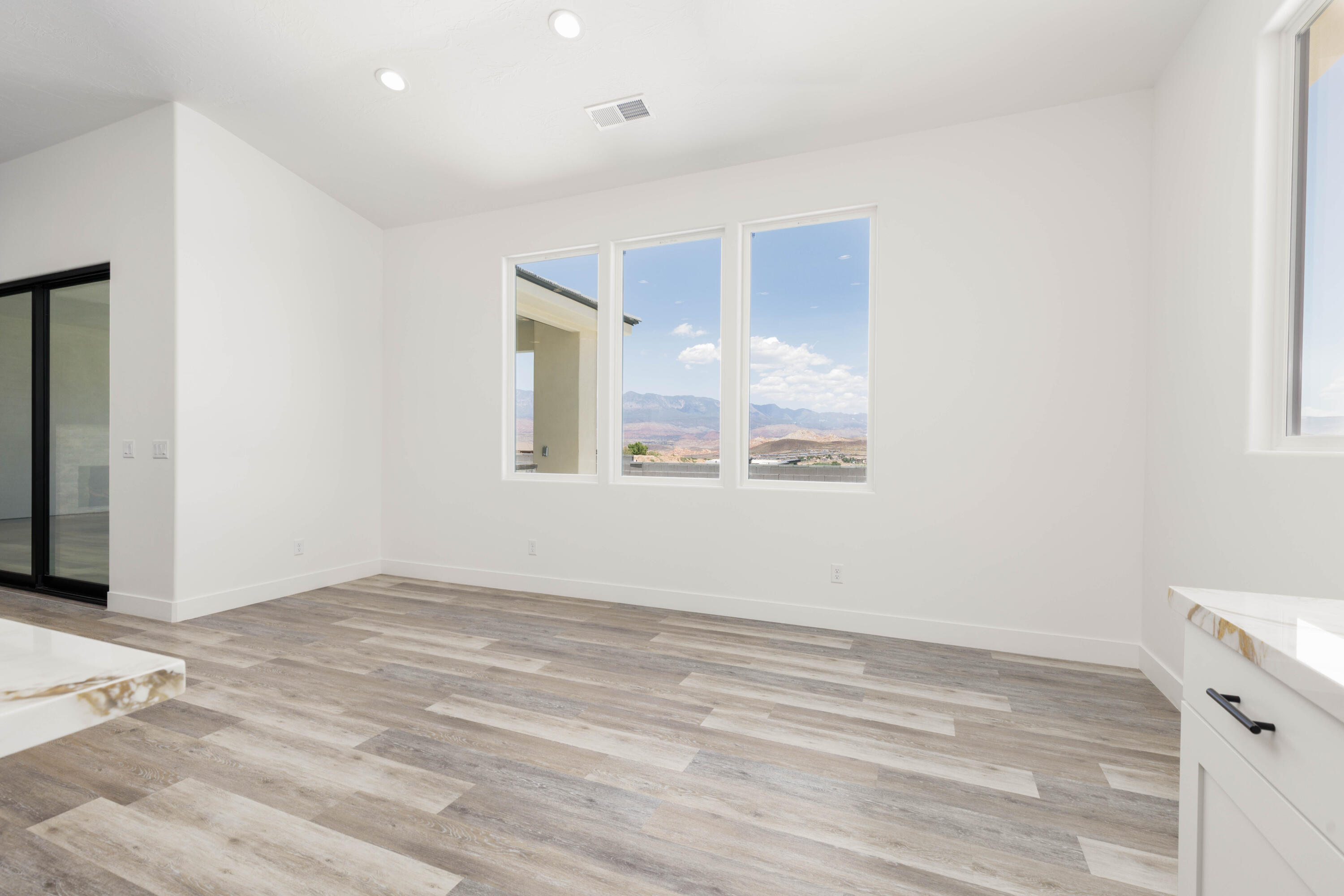 MOUNTAIN VIEW ESTATES - Residential