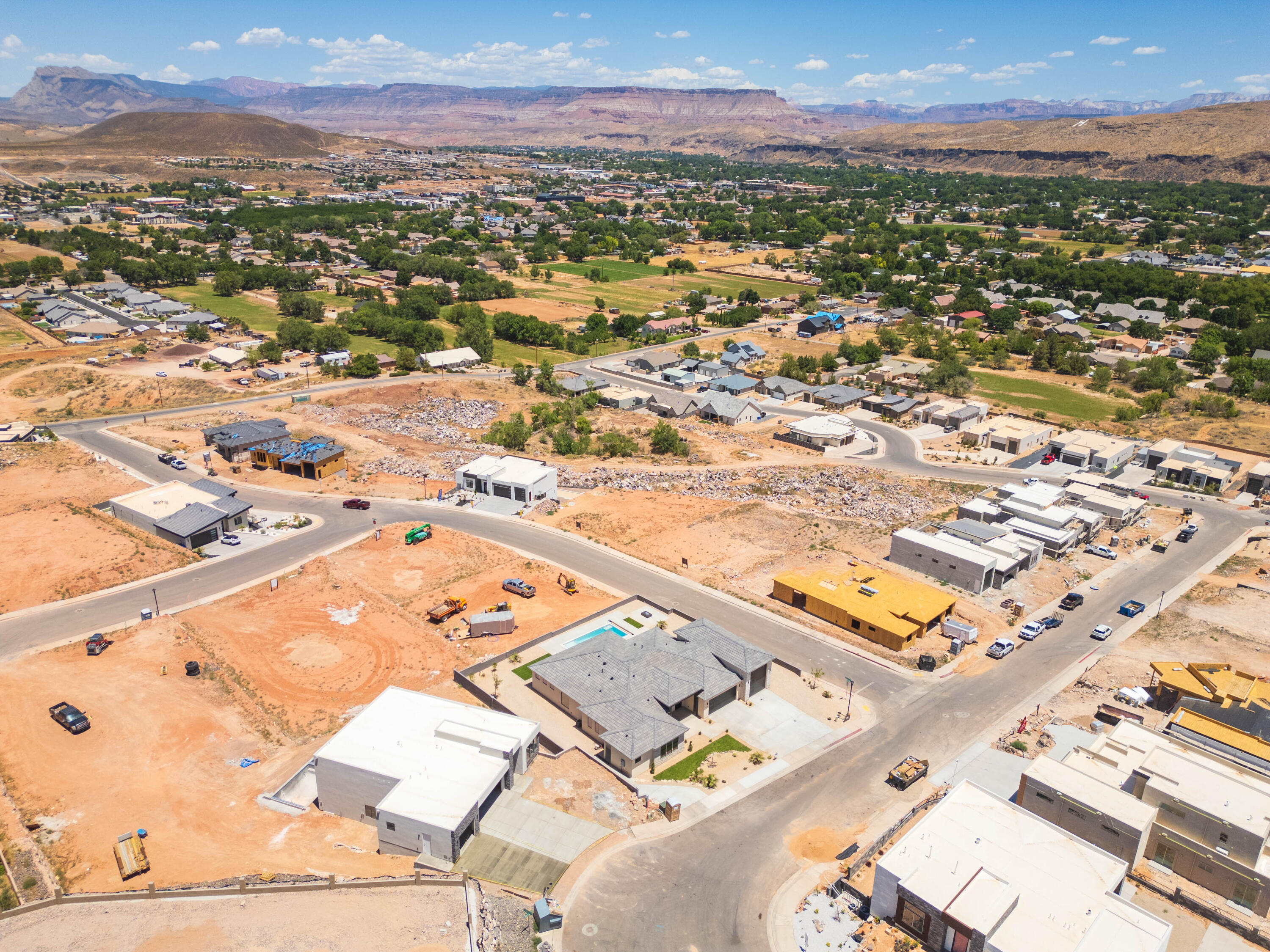 MOUNTAIN VIEW ESTATES - Residential