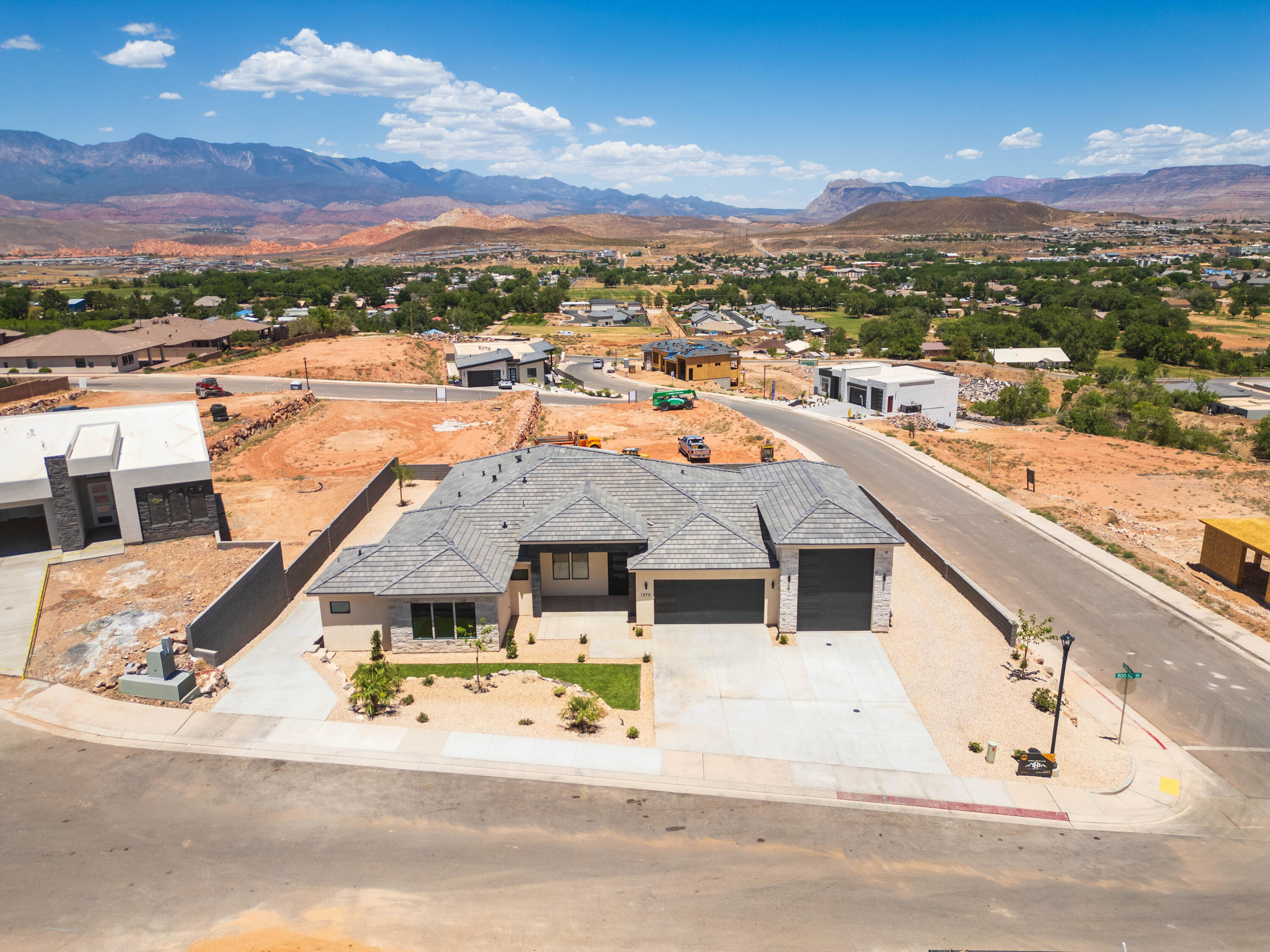 MOUNTAIN VIEW ESTATES - Residential