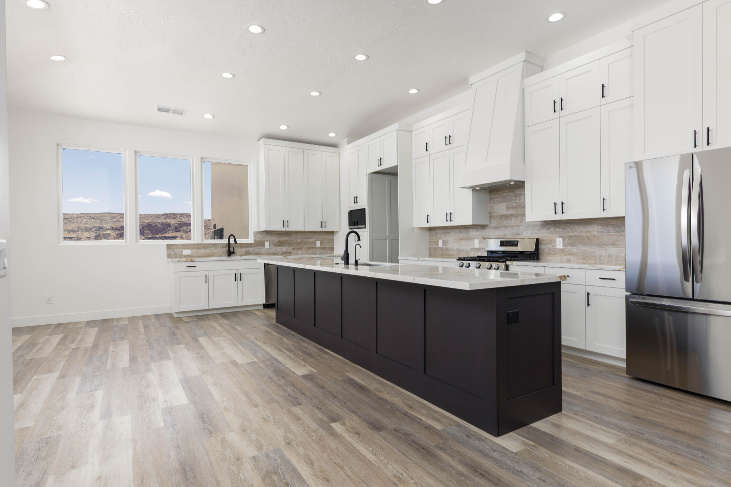 MOUNTAIN VIEW ESTATES - Residential
