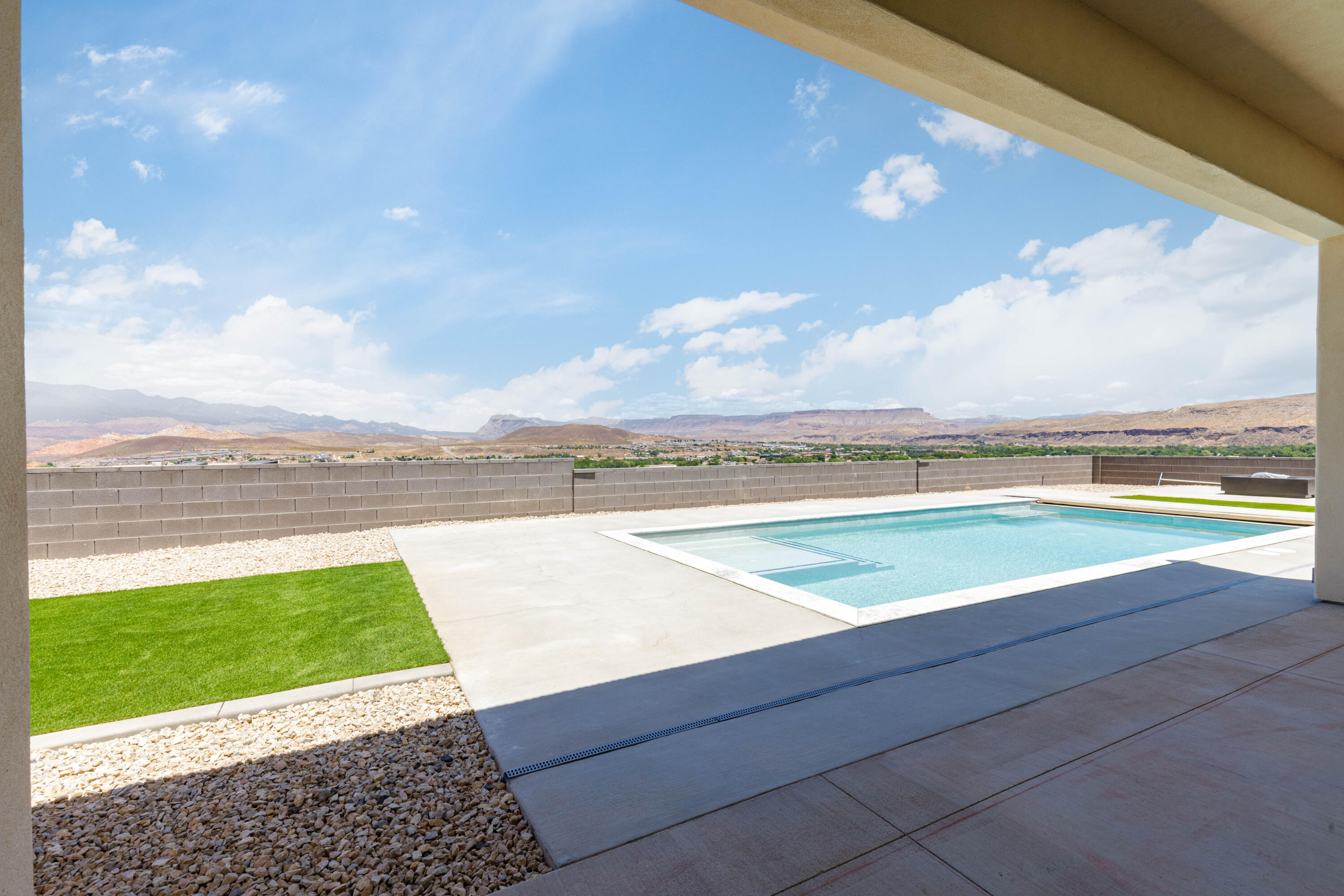 MOUNTAIN VIEW ESTATES - Residential