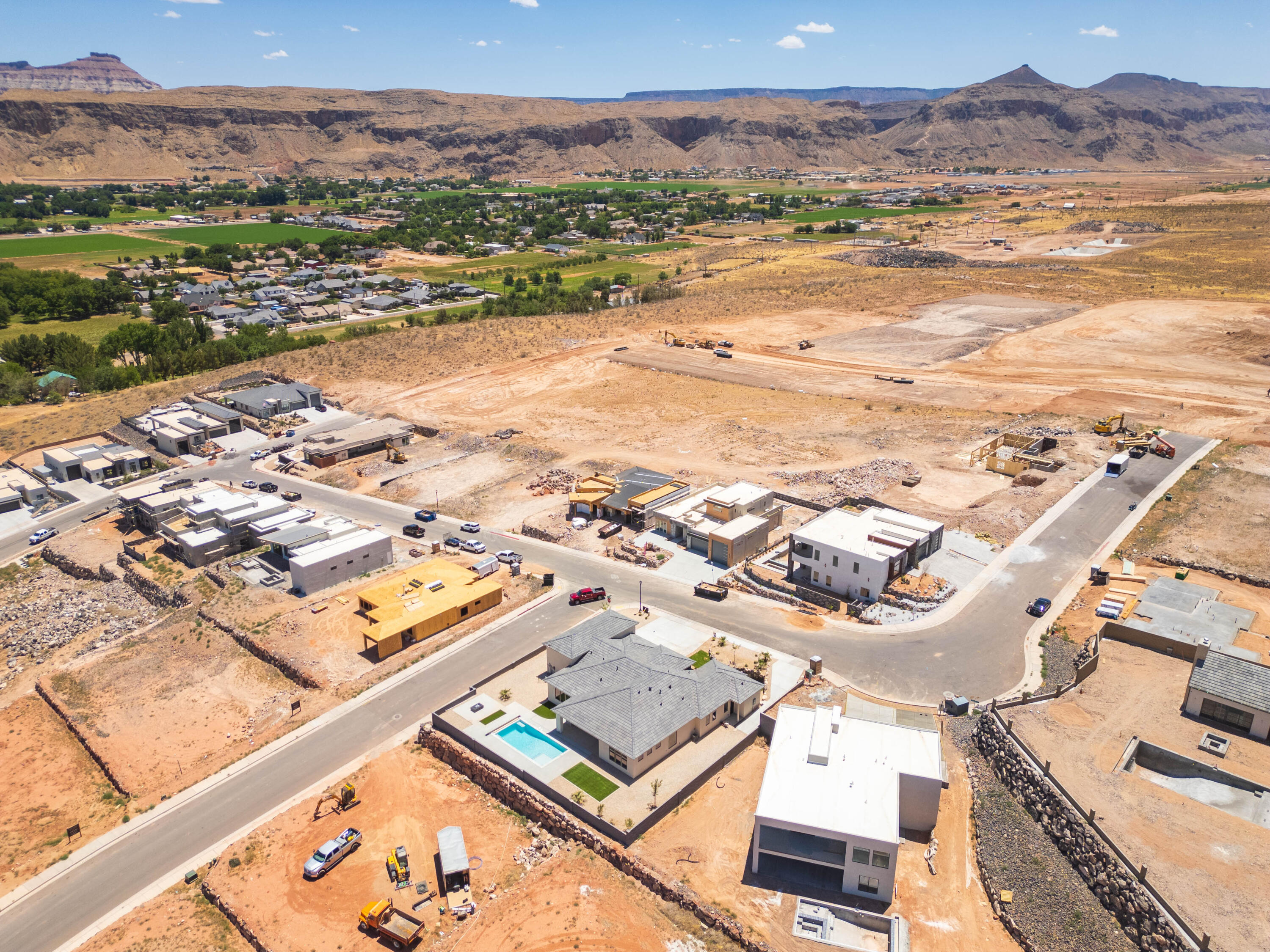 MOUNTAIN VIEW ESTATES - Residential