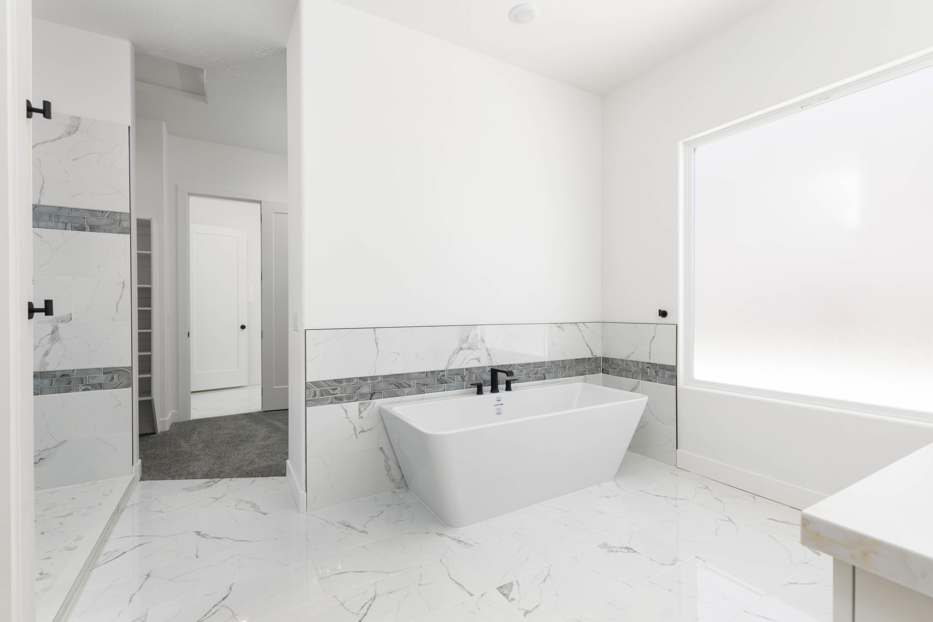 MOUNTAIN VIEW ESTATES - Residential