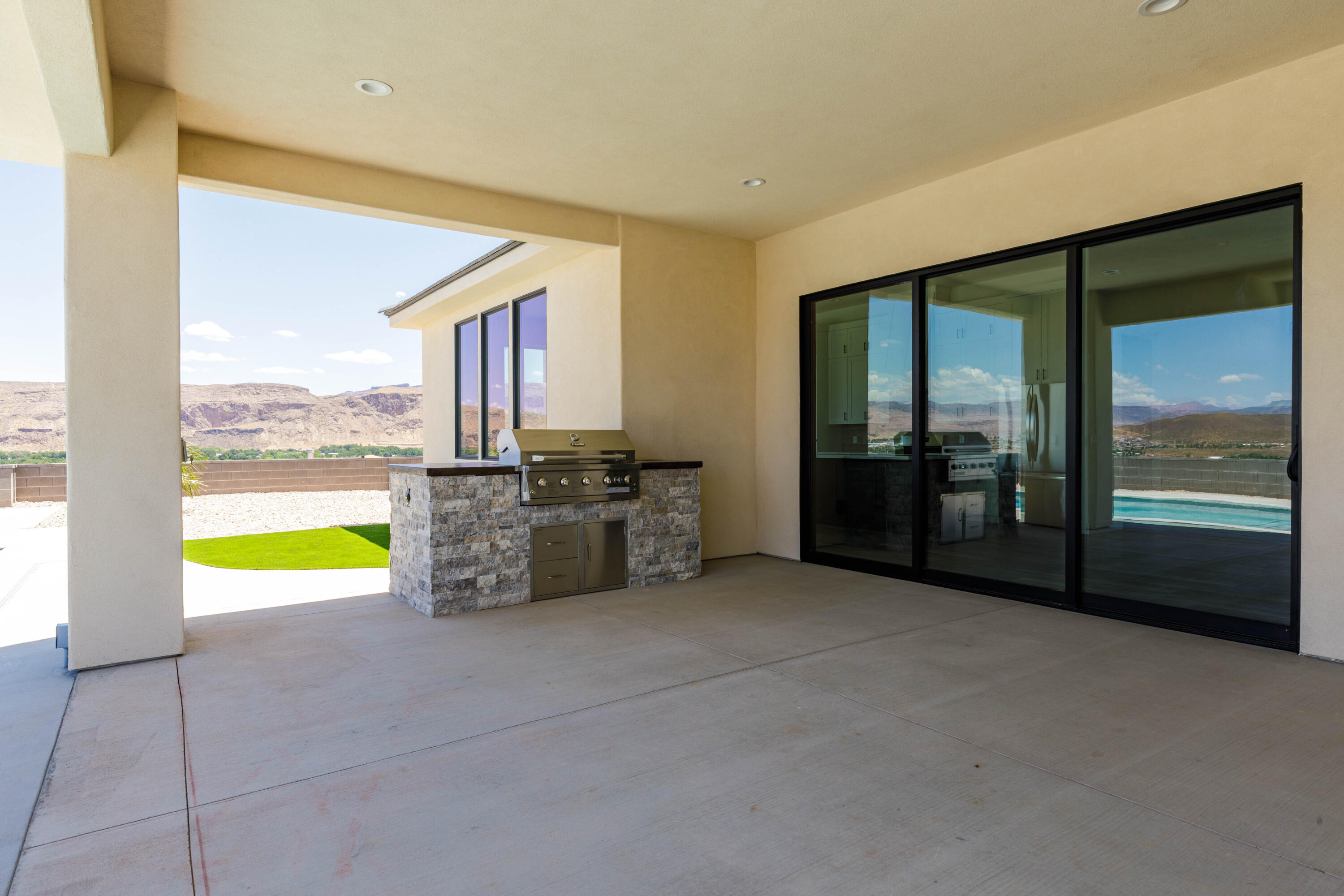 MOUNTAIN VIEW ESTATES - Residential