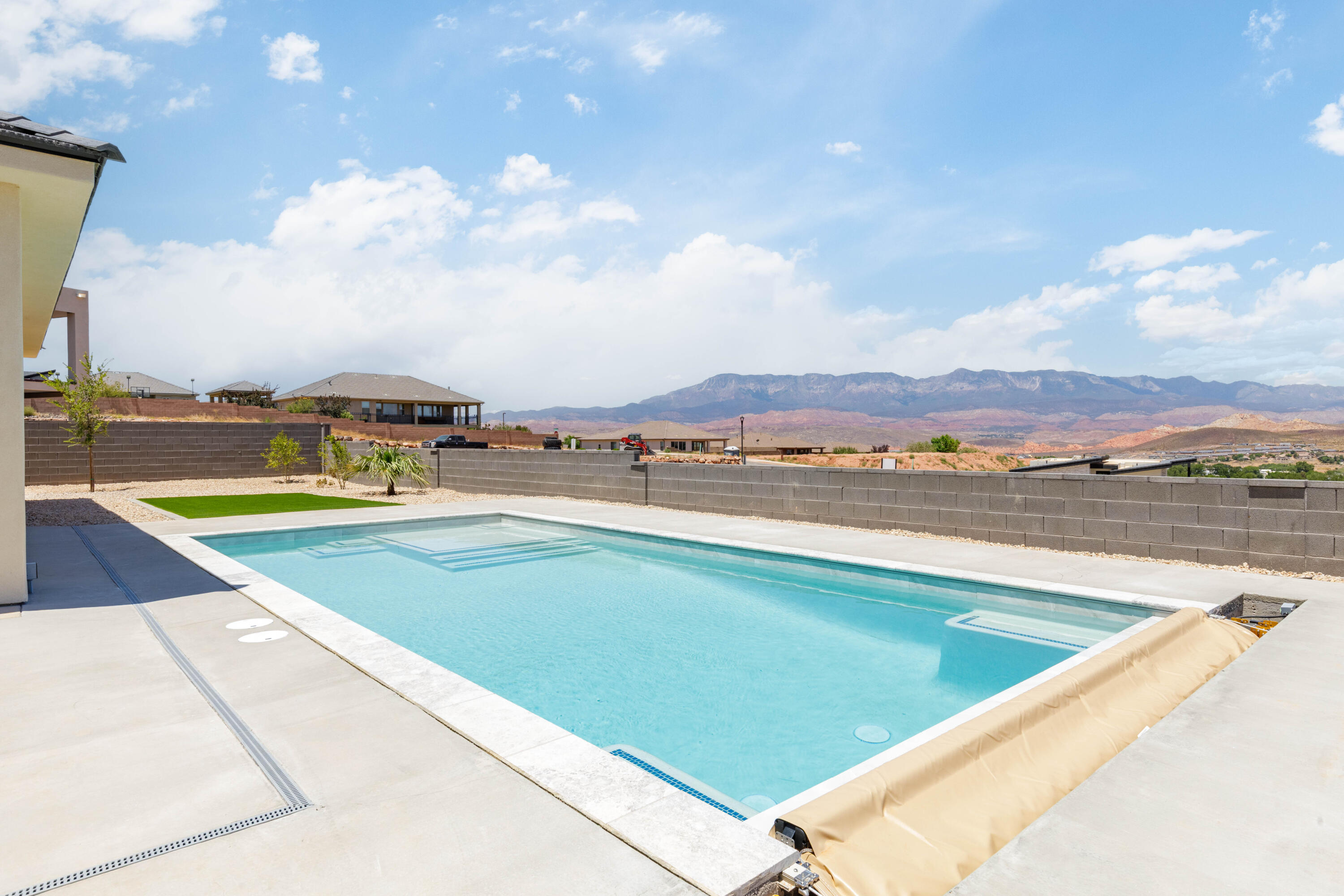 MOUNTAIN VIEW ESTATES - Residential