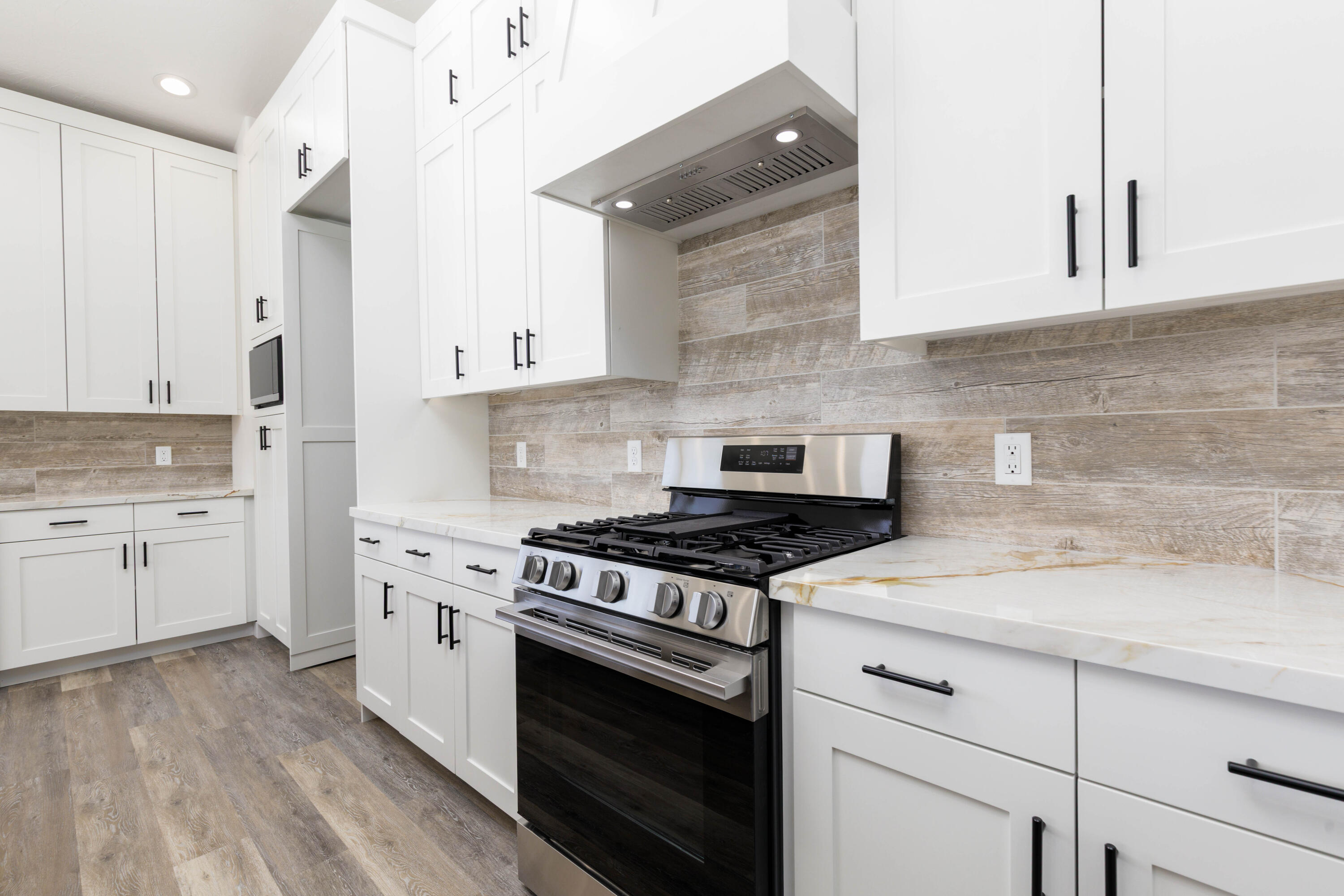 MOUNTAIN VIEW ESTATES - Residential
