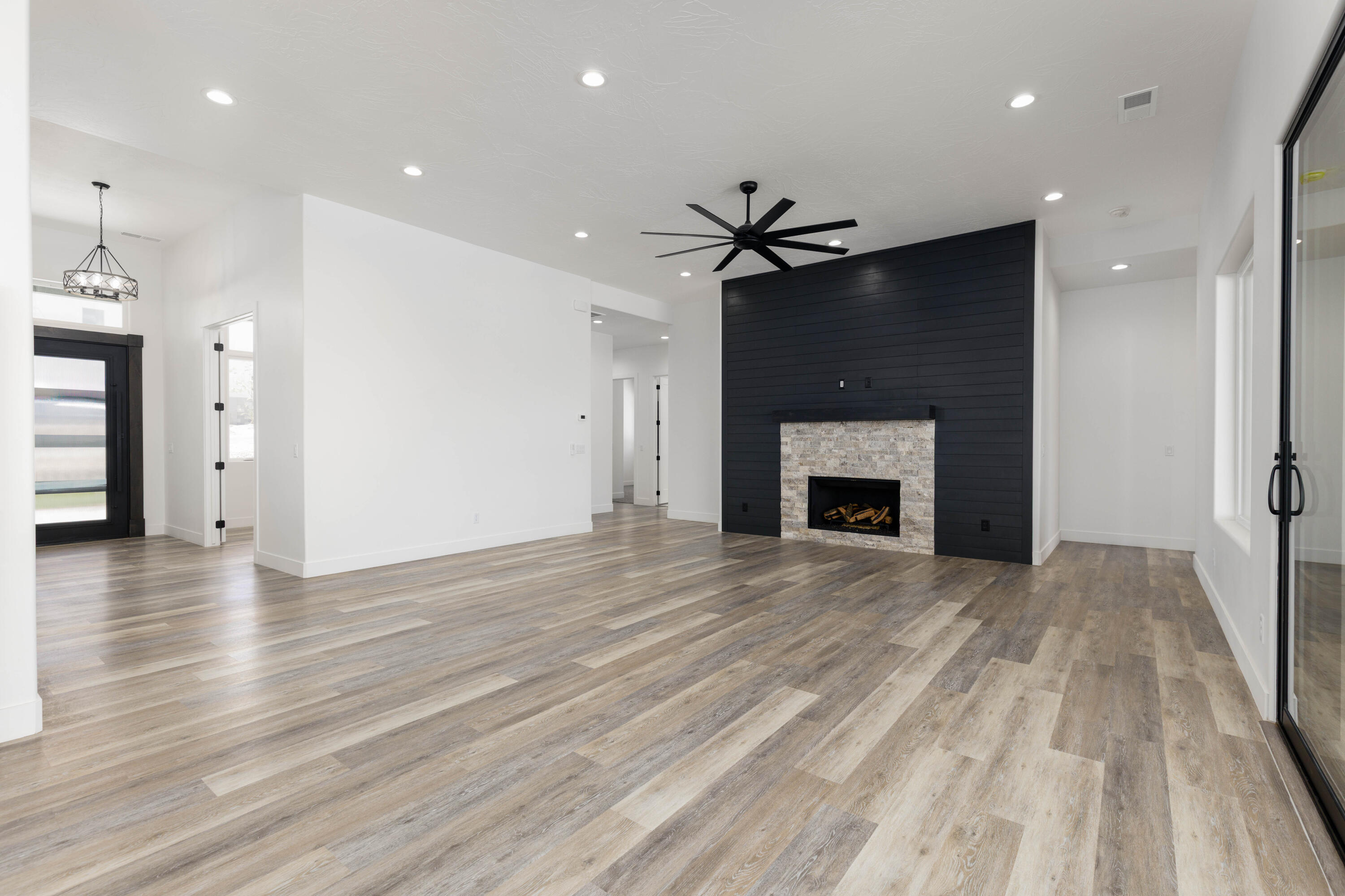 MOUNTAIN VIEW ESTATES - Residential
