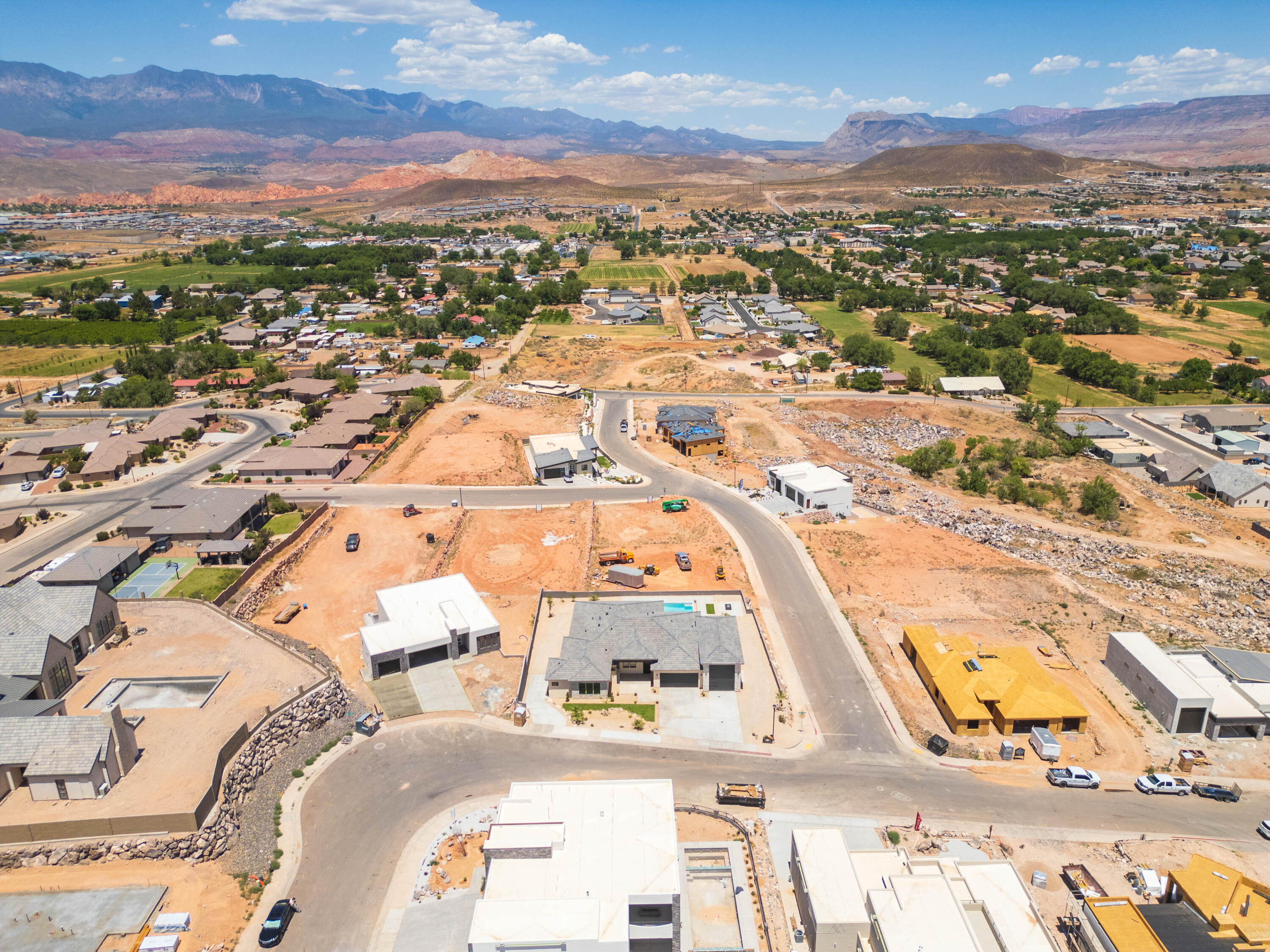 MOUNTAIN VIEW ESTATES - Residential