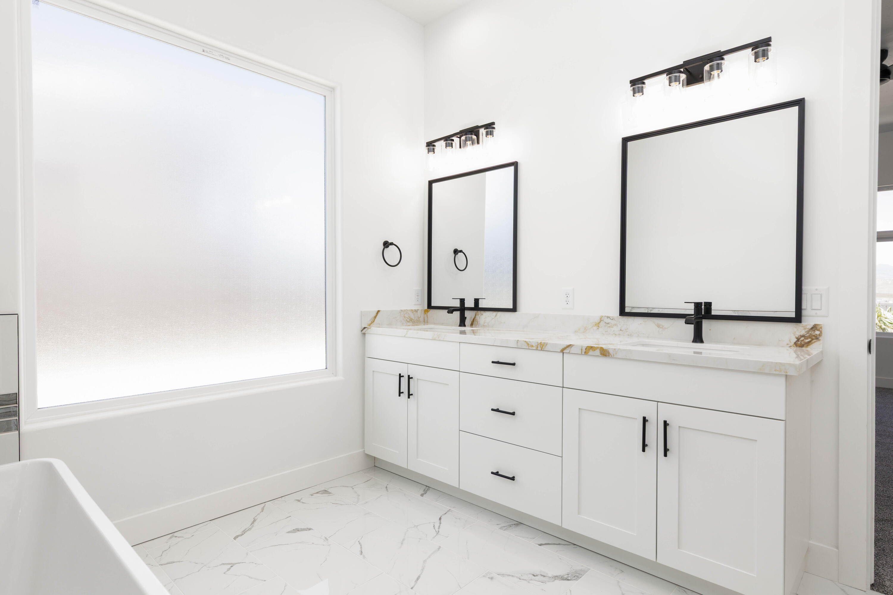 MOUNTAIN VIEW ESTATES - Residential