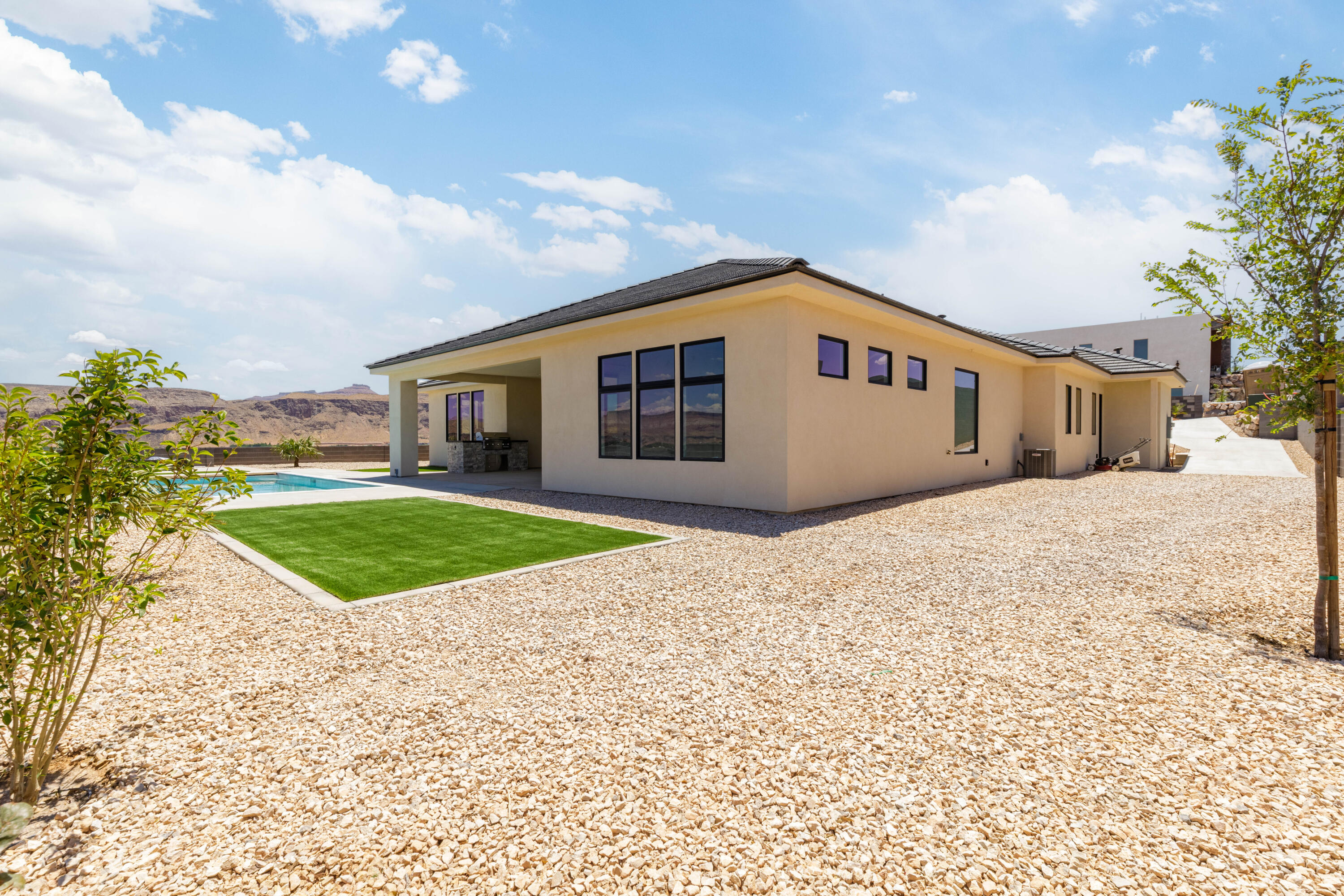 MOUNTAIN VIEW ESTATES - Residential