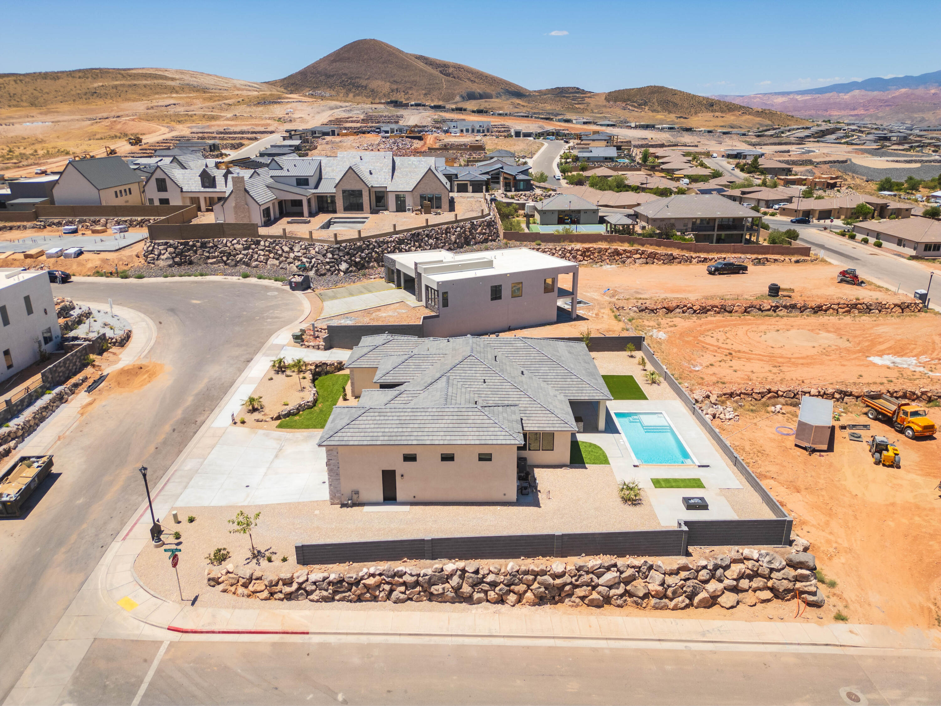 MOUNTAIN VIEW ESTATES - Residential
