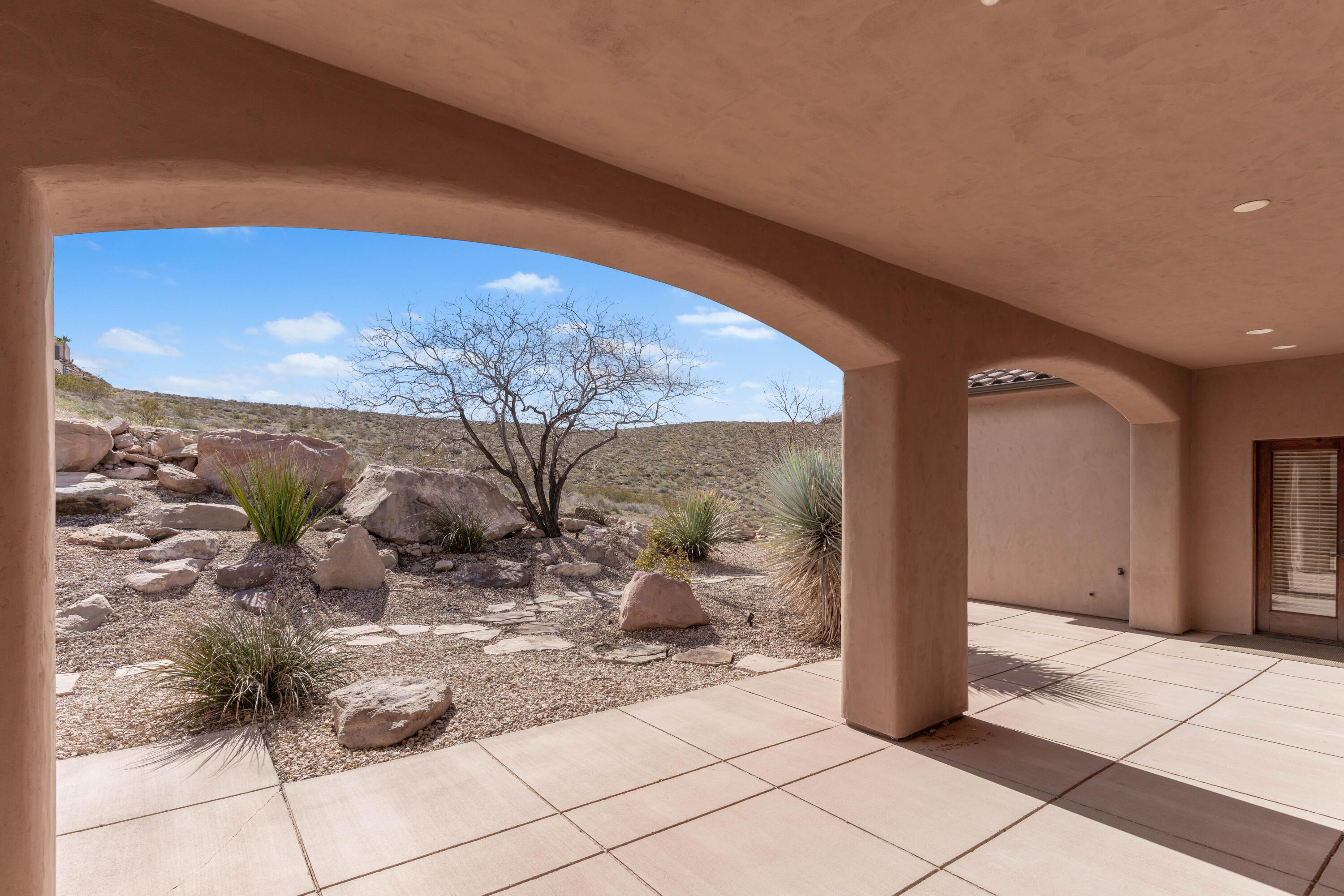 STONE CLIFF - Residential