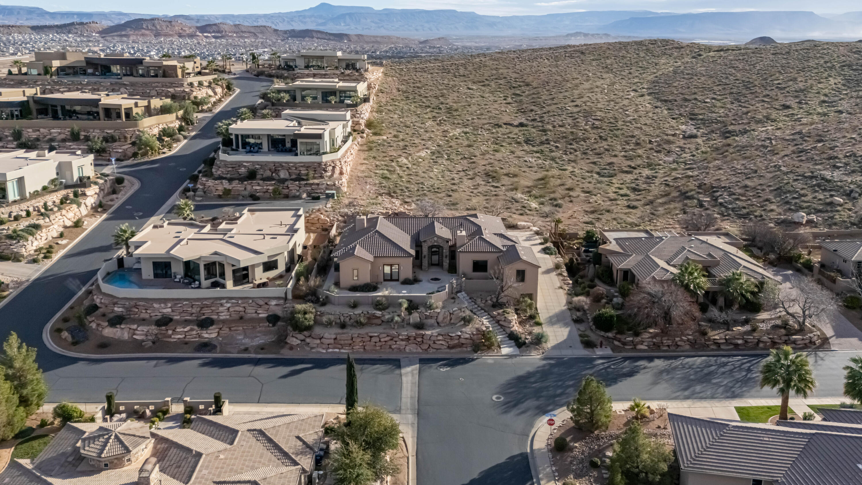 STONE CLIFF - Residential