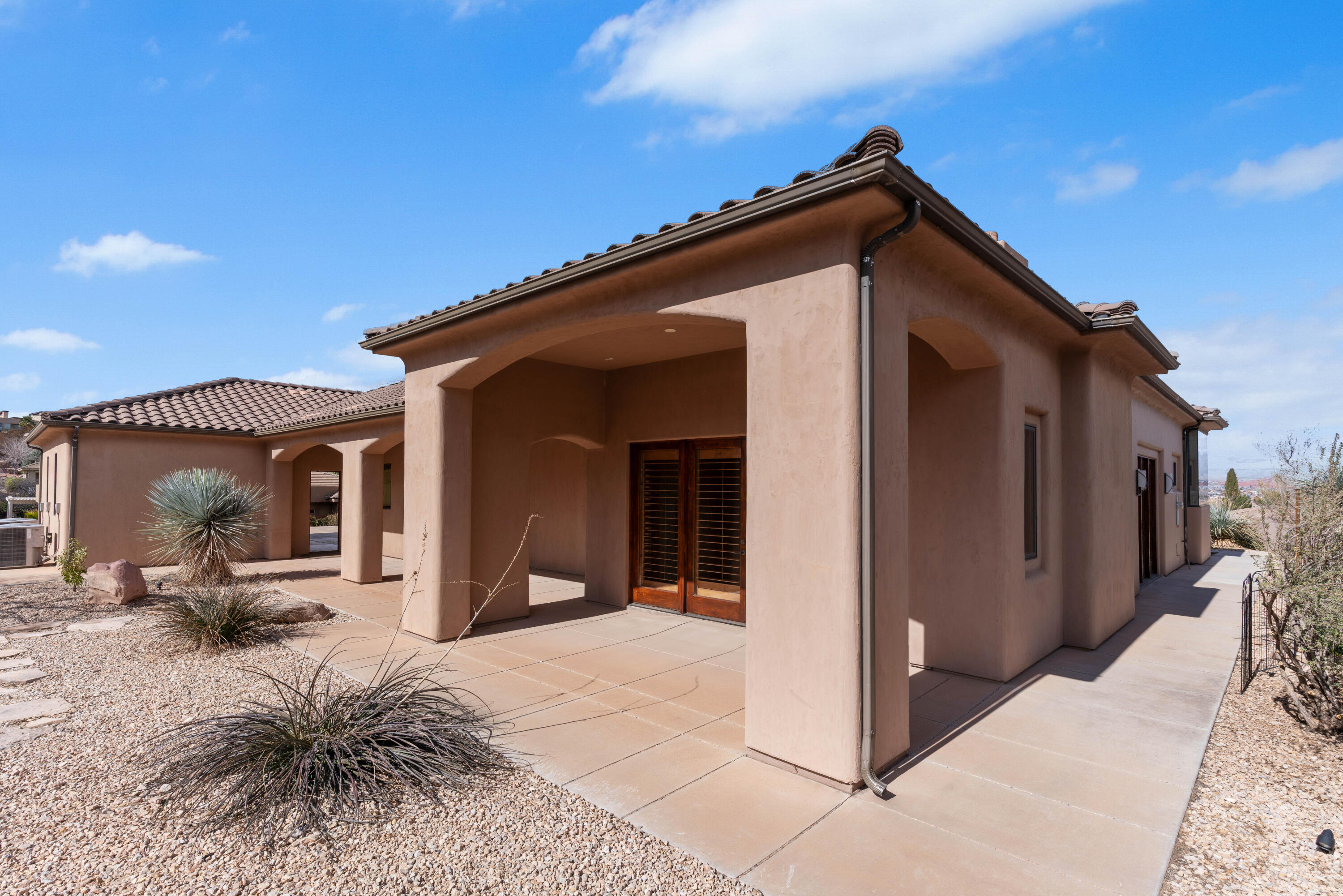 STONE CLIFF - Residential