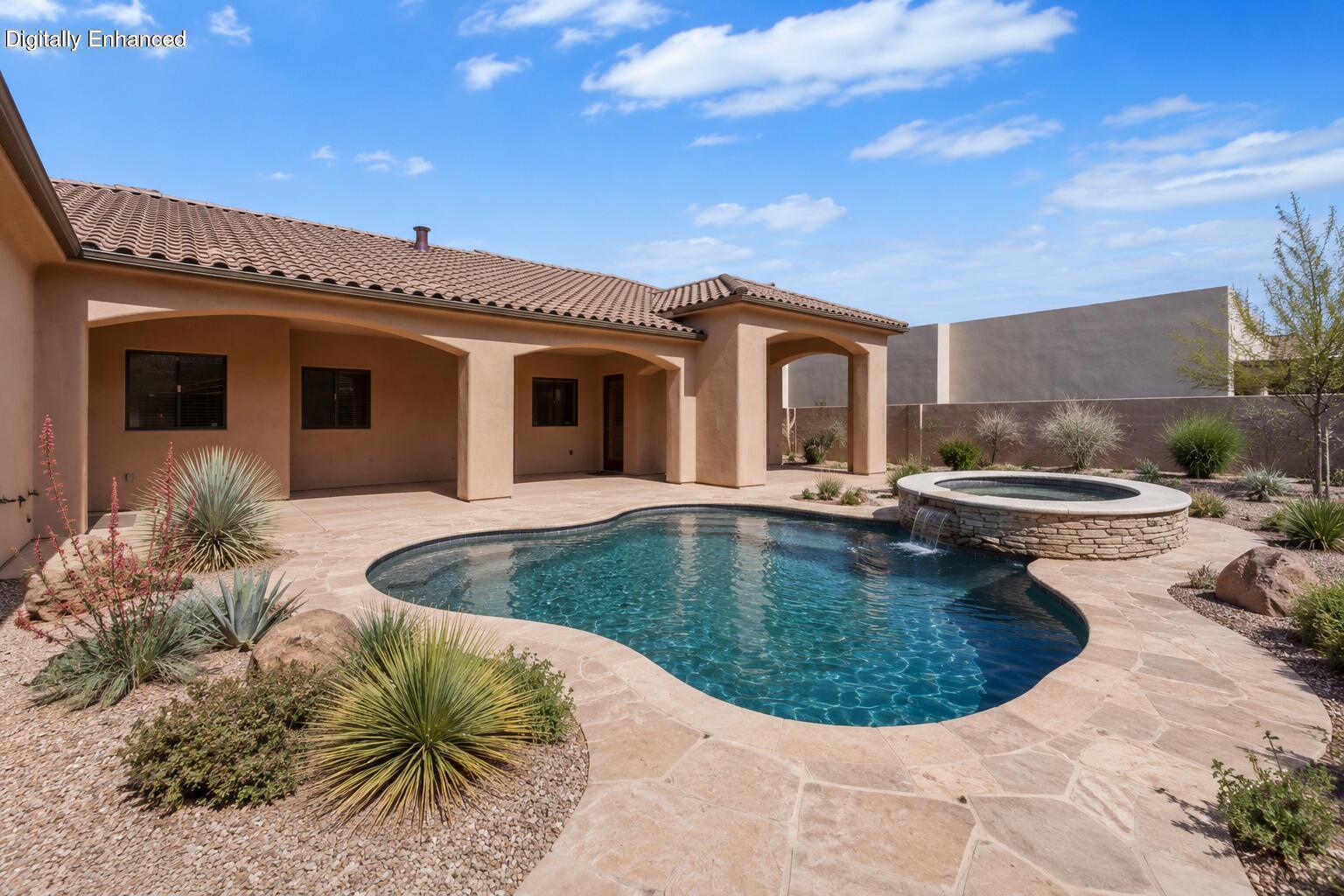 STONE CLIFF - Residential