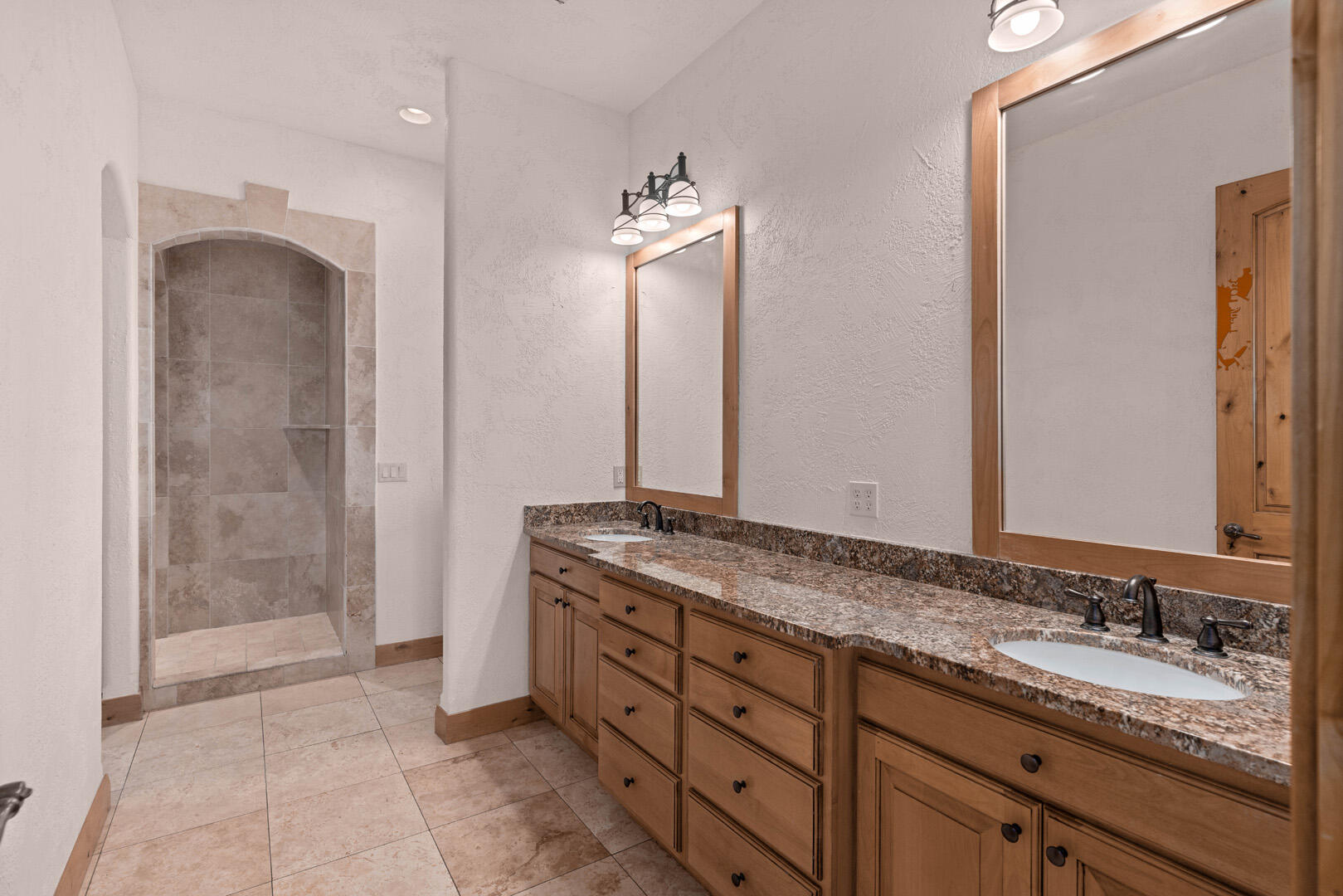 STONE CLIFF - Residential