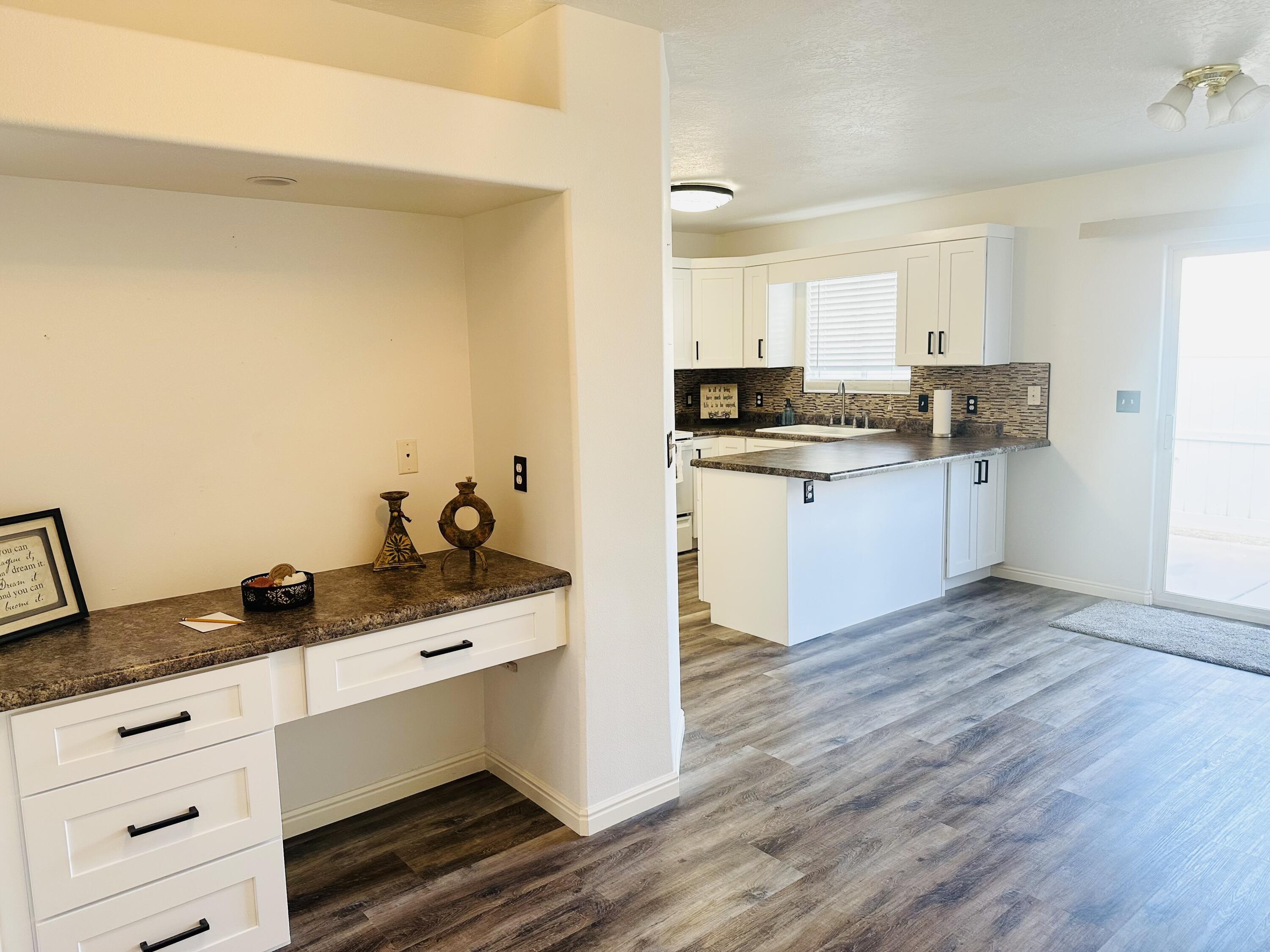 LEXINGTON HILLS TOWNHOMES - Residential