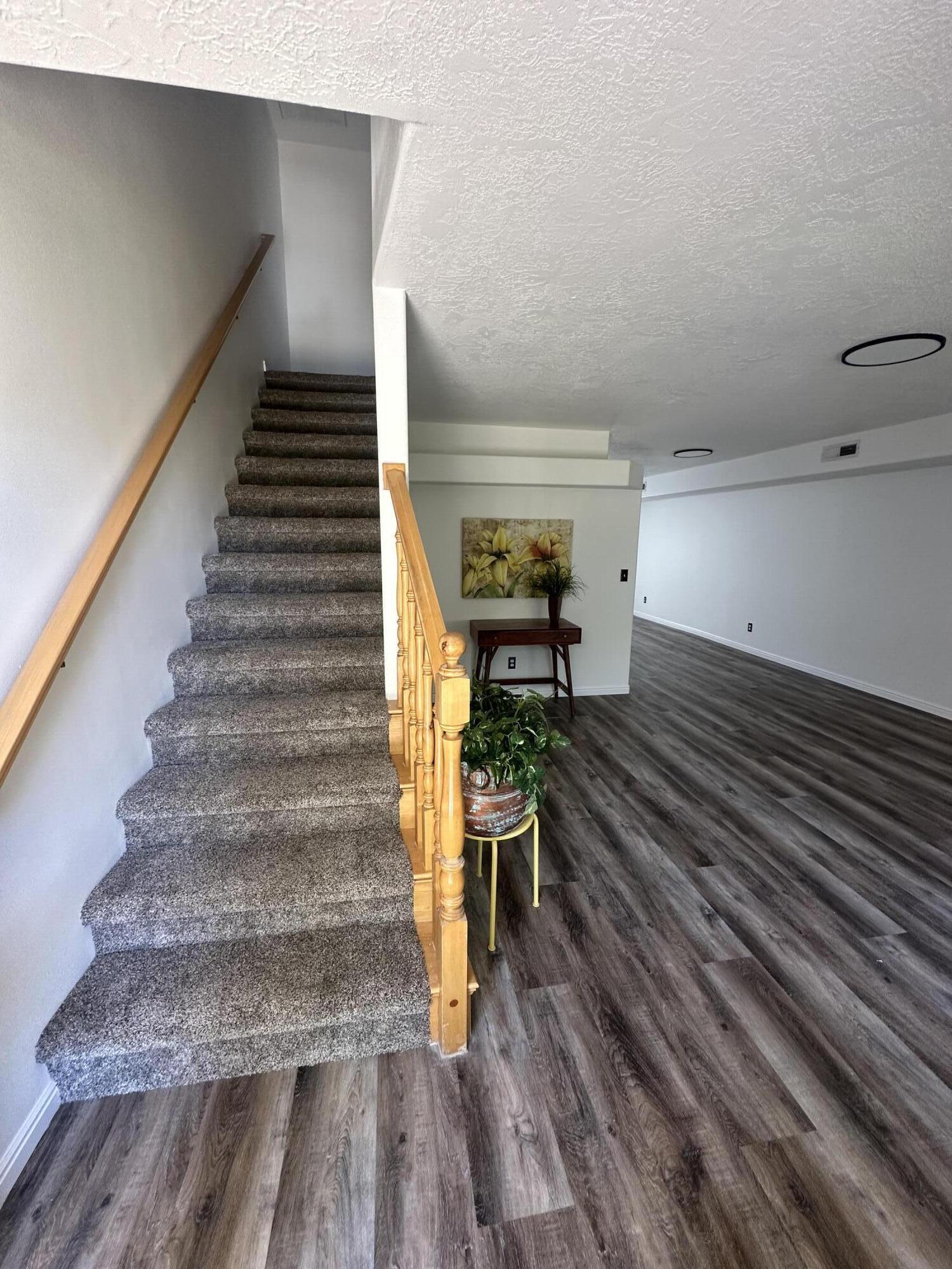 LEXINGTON HILLS TOWNHOMES - Residential