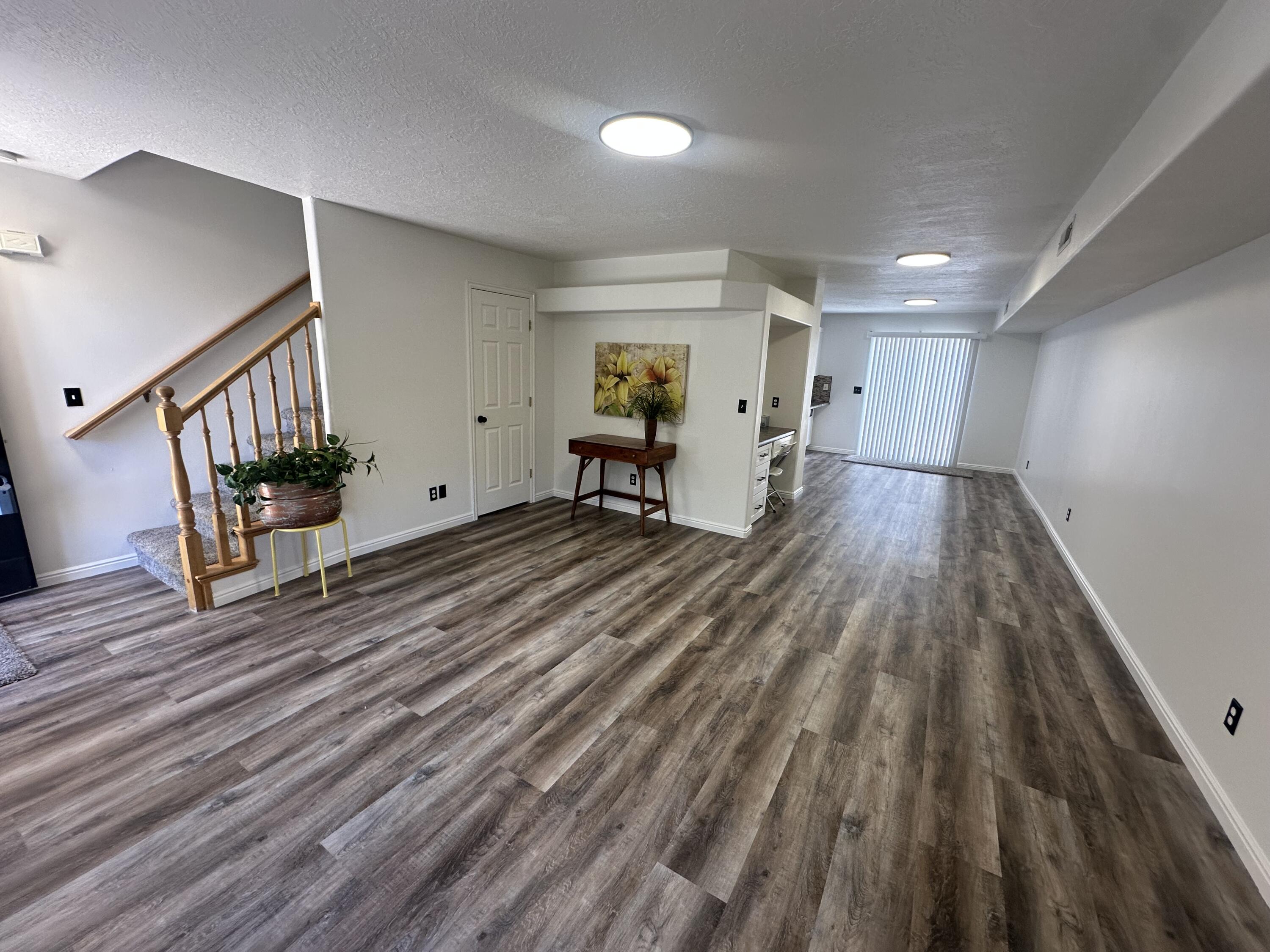 LEXINGTON HILLS TOWNHOMES - Residential