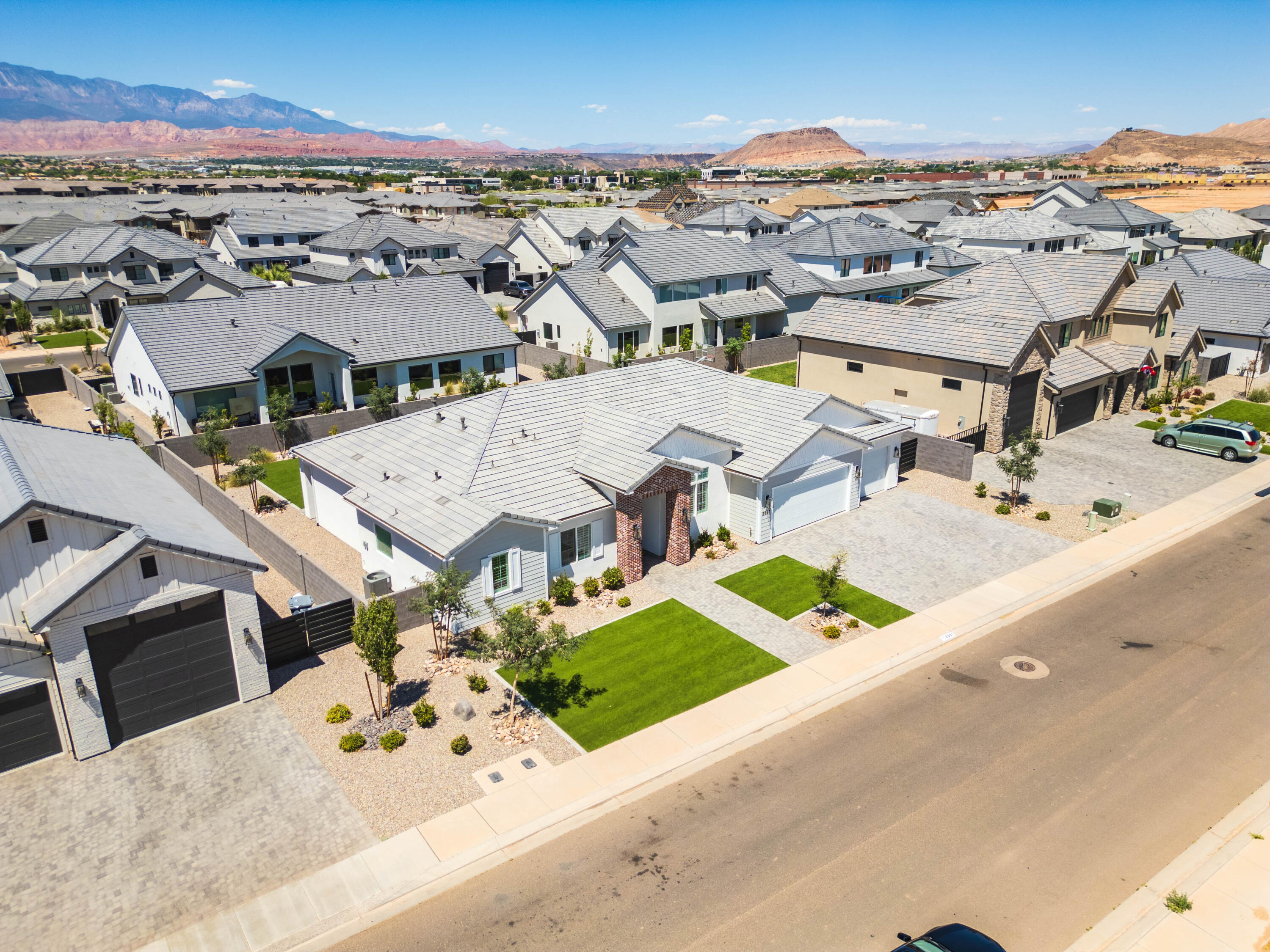 MOORLAND PARK - Residential