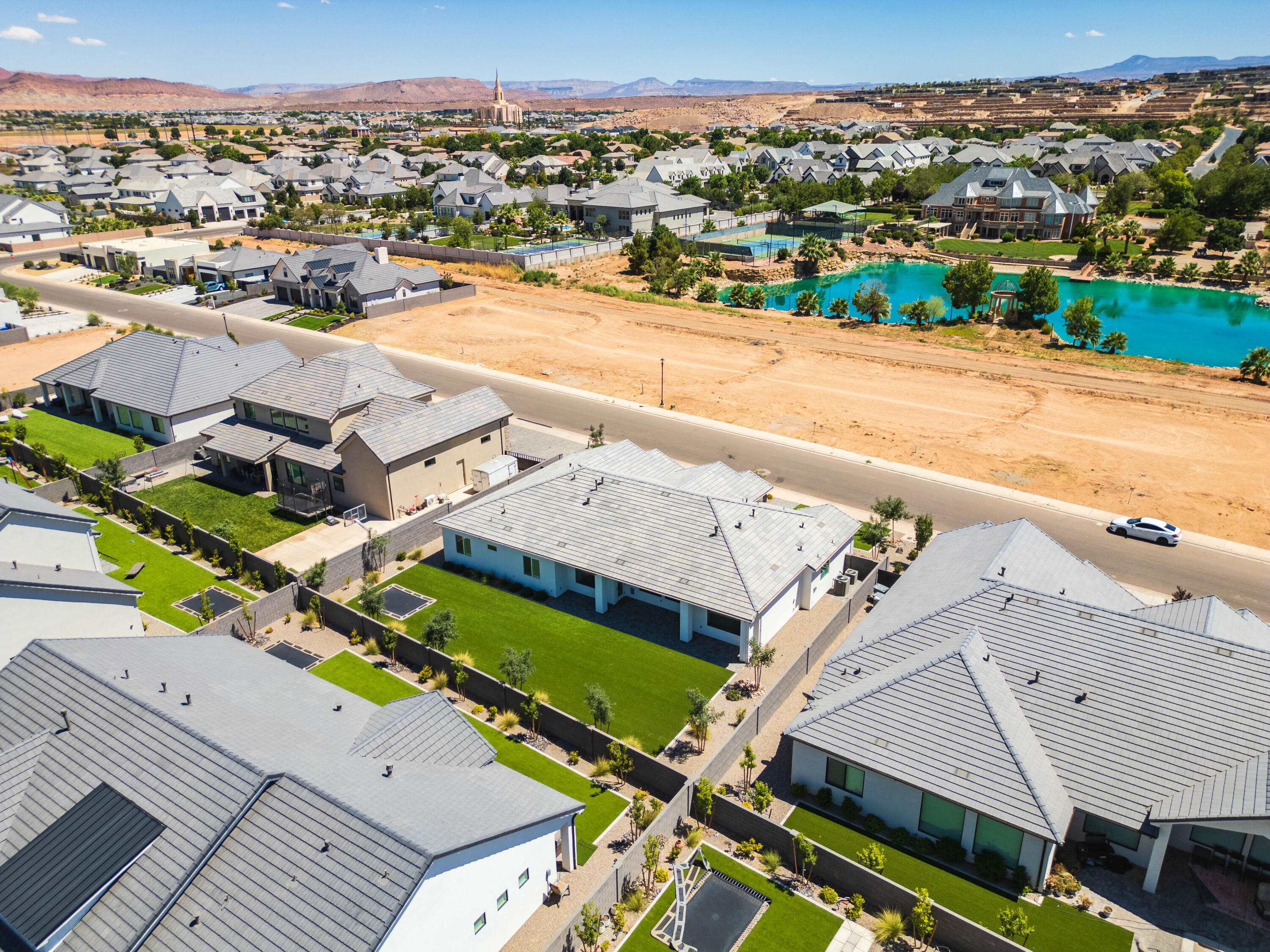 MOORLAND PARK - Residential