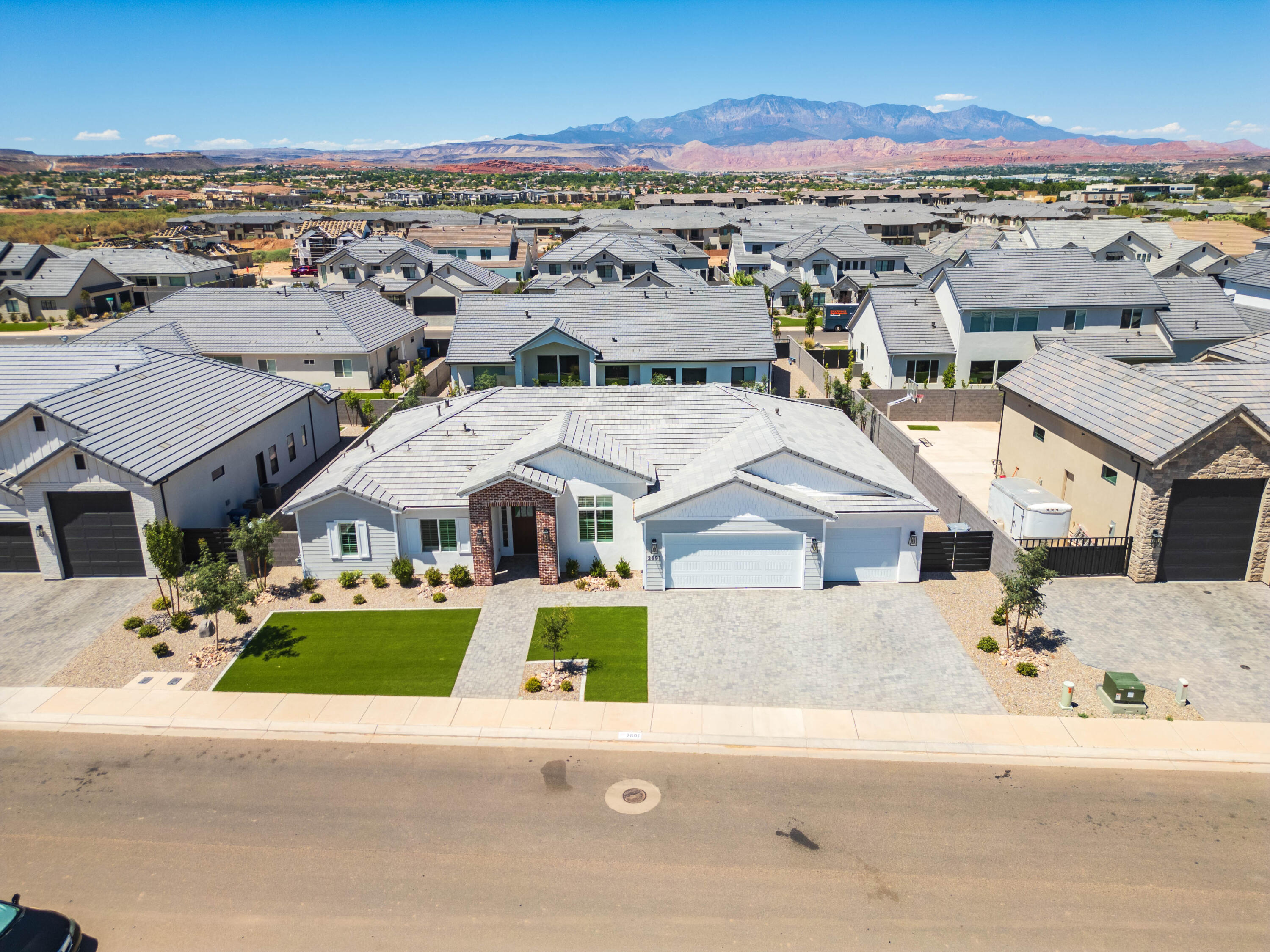 MOORLAND PARK - Residential