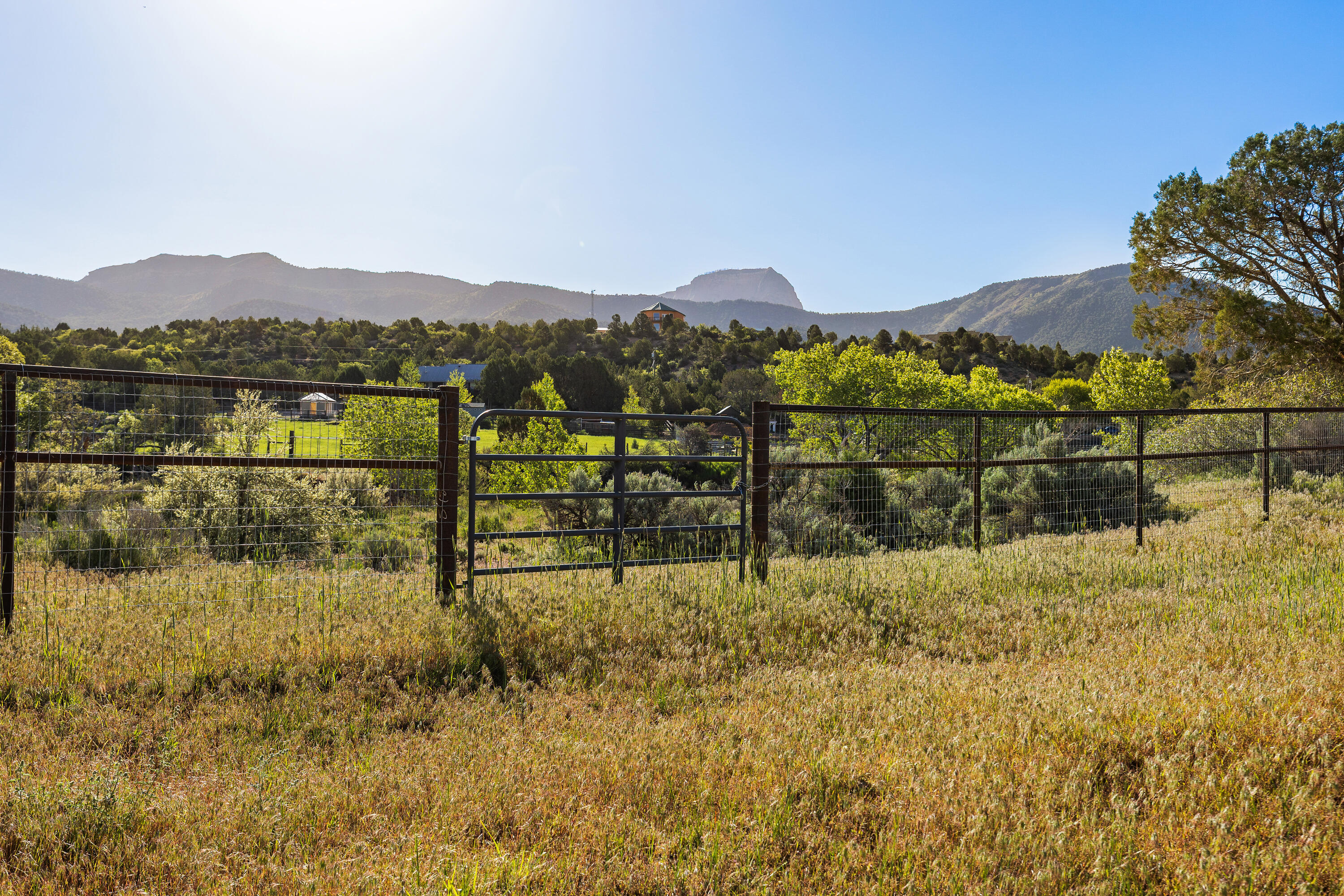 BLACKRIDGE RANCHES - Residential