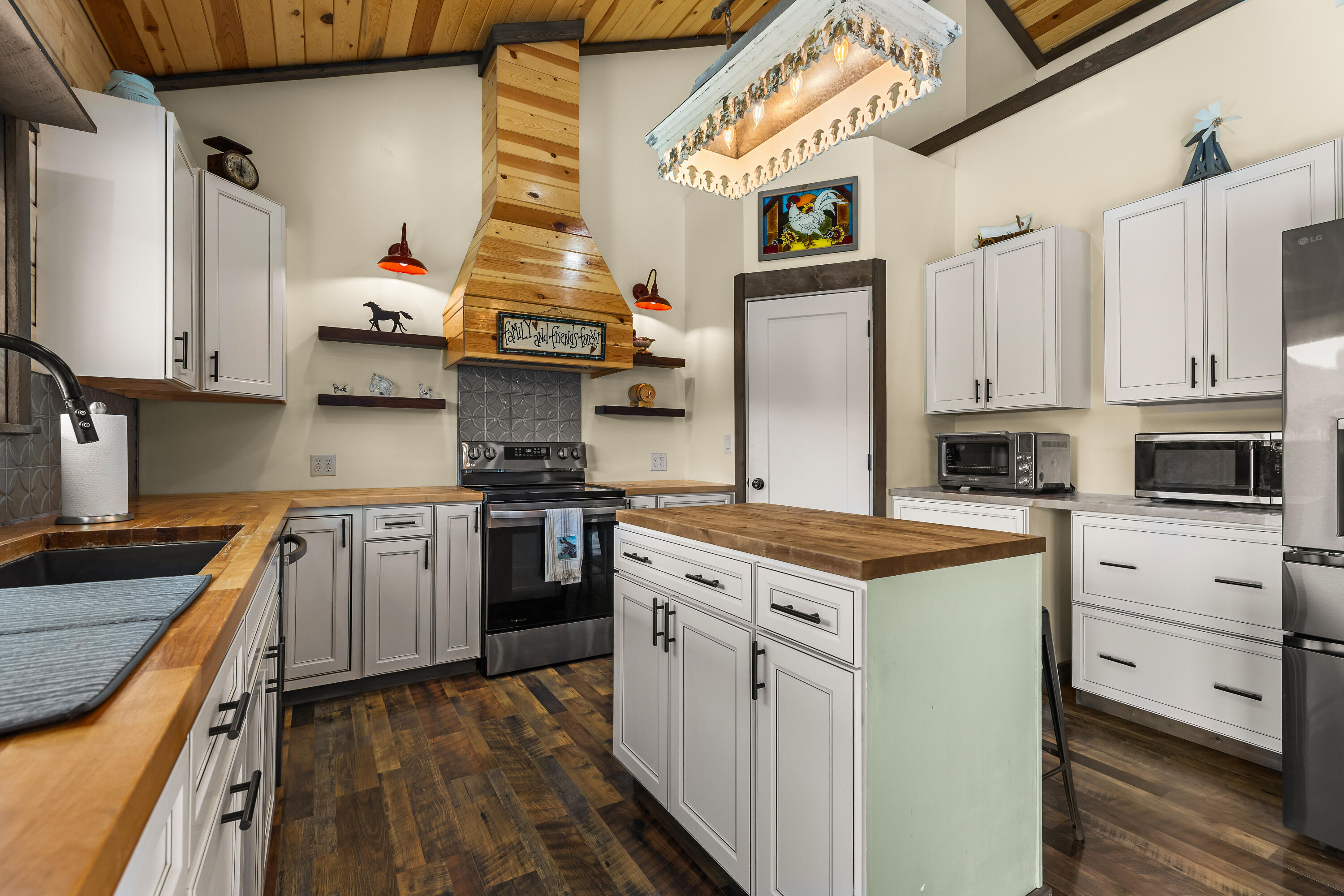 BLACKRIDGE RANCHES - Residential