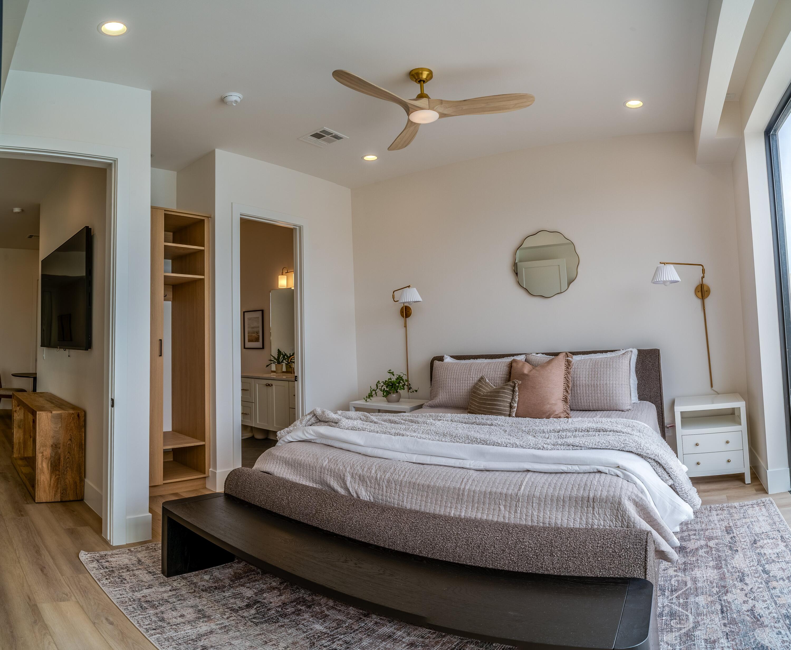 DESERT COLOR SHORES WATERS EDGE - Residential